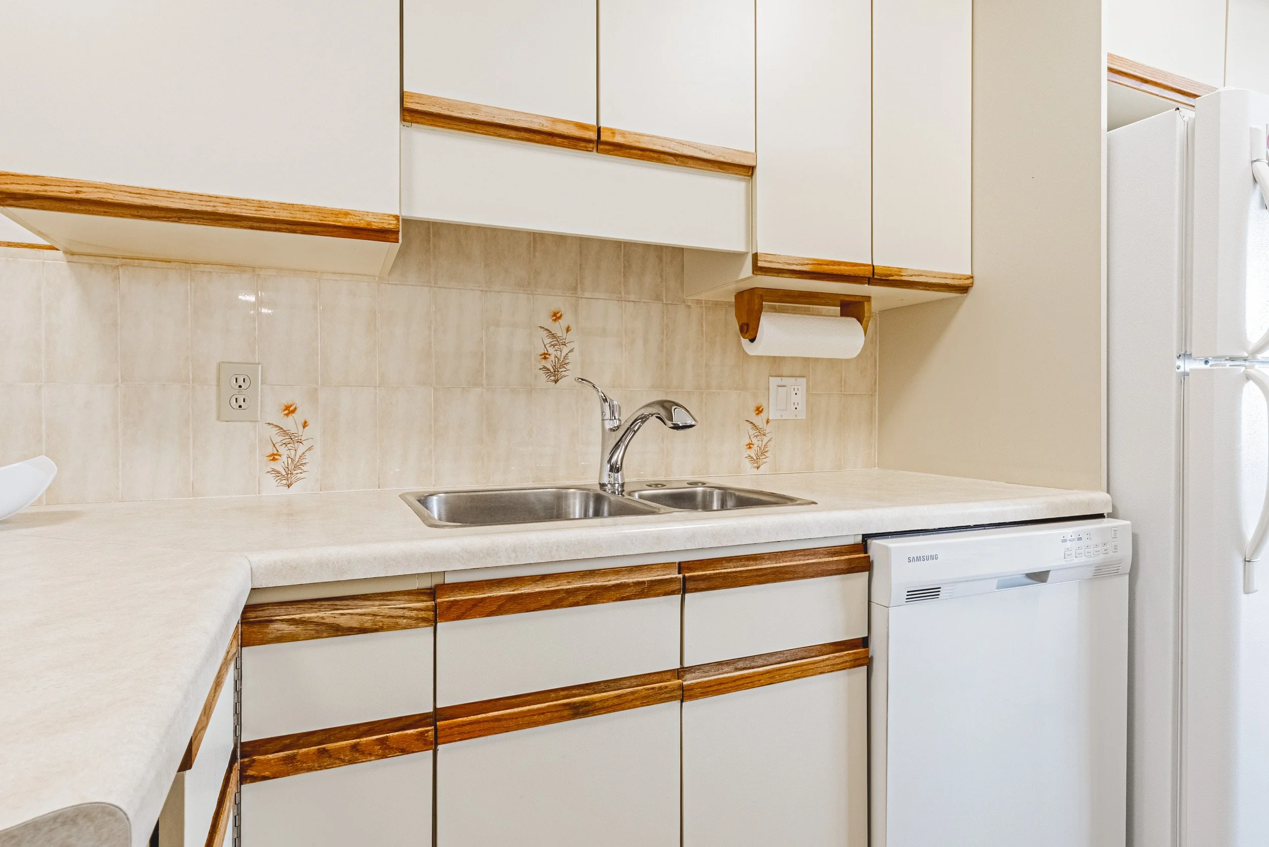 14 - 2055 Upper Middle #1504, Burlington.jpg