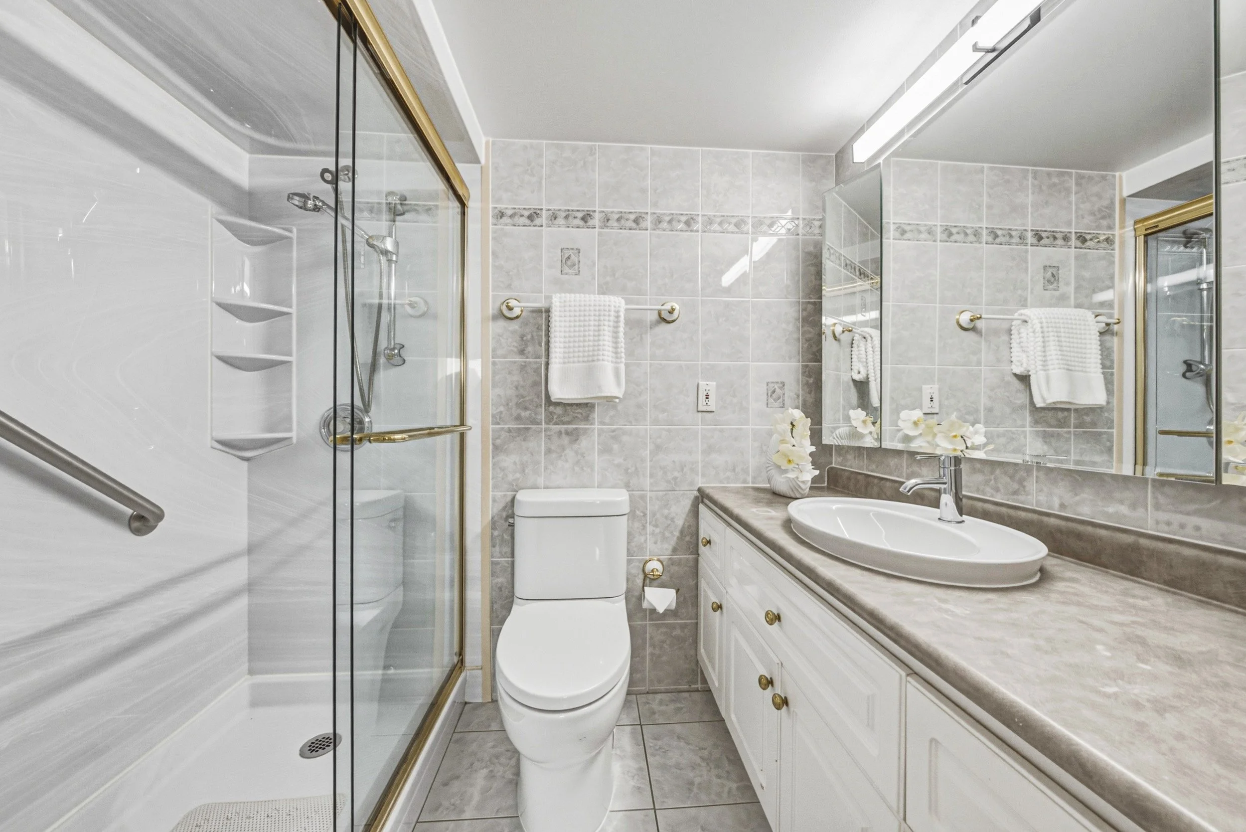23 - 2055 Upper Middle Rd #1005, Burlington.jpg
