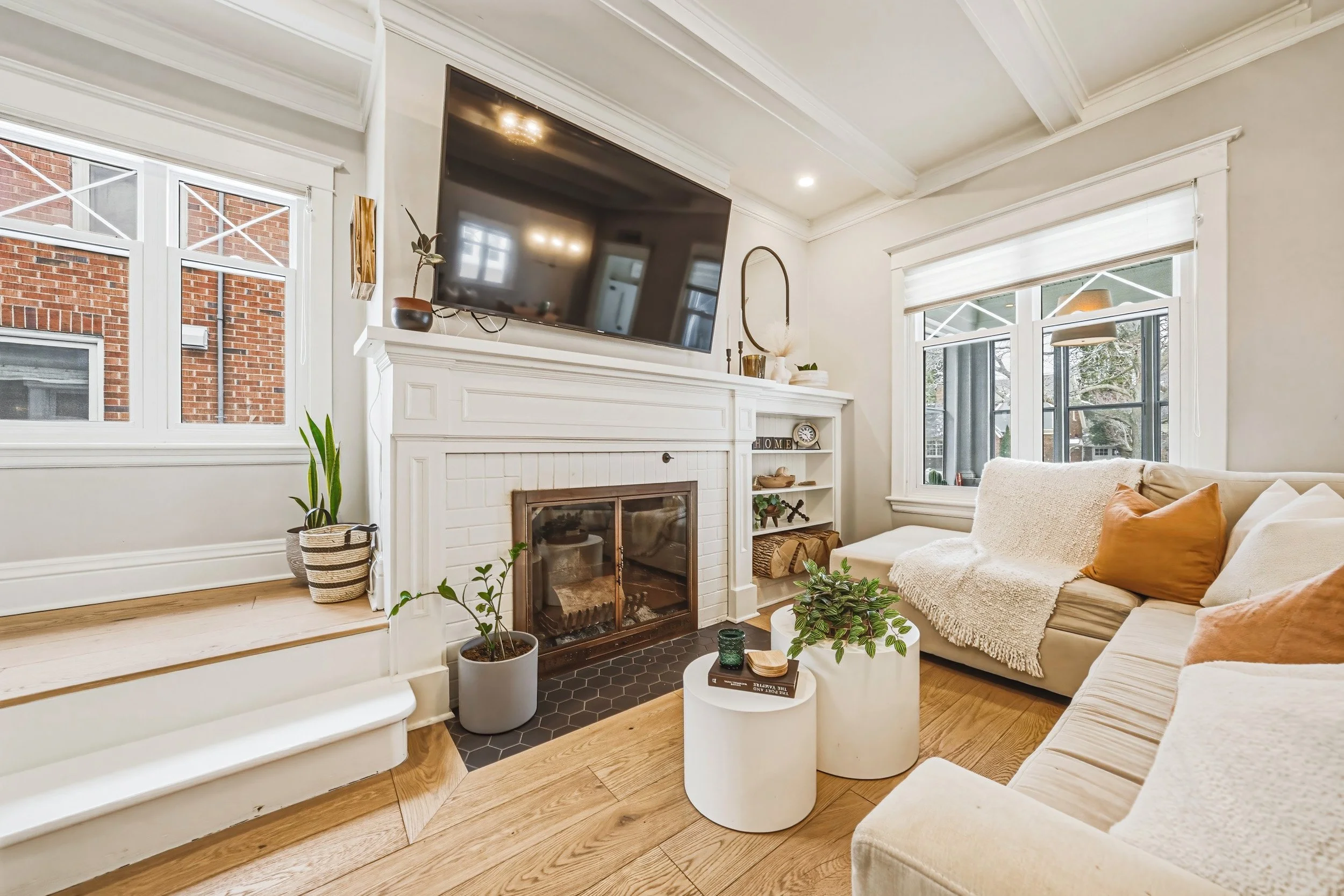 16 - 6 Nelles Blvd, Grimsby.jpg