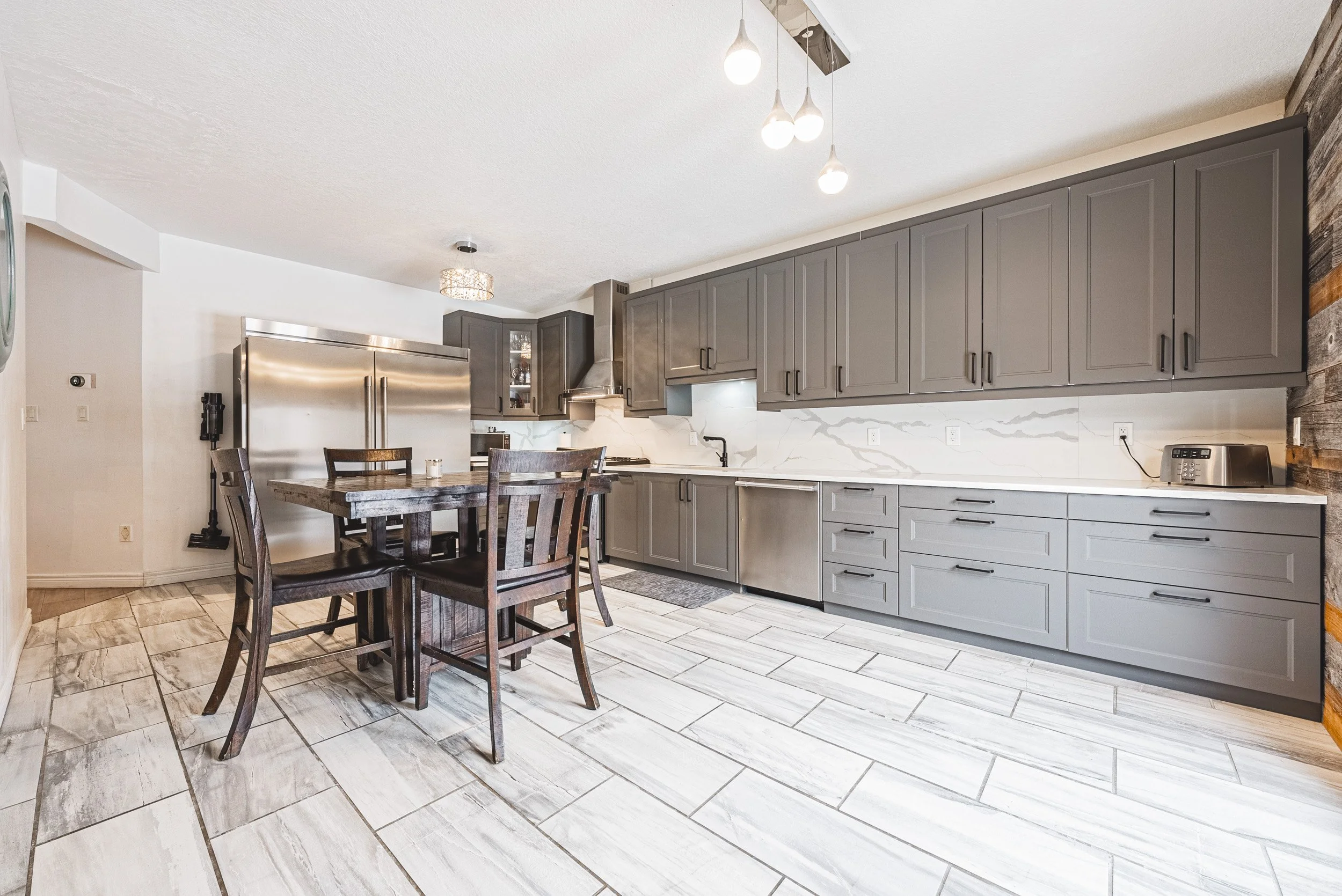 18 - 6 Second Rd W, Stoney Creek.jpg