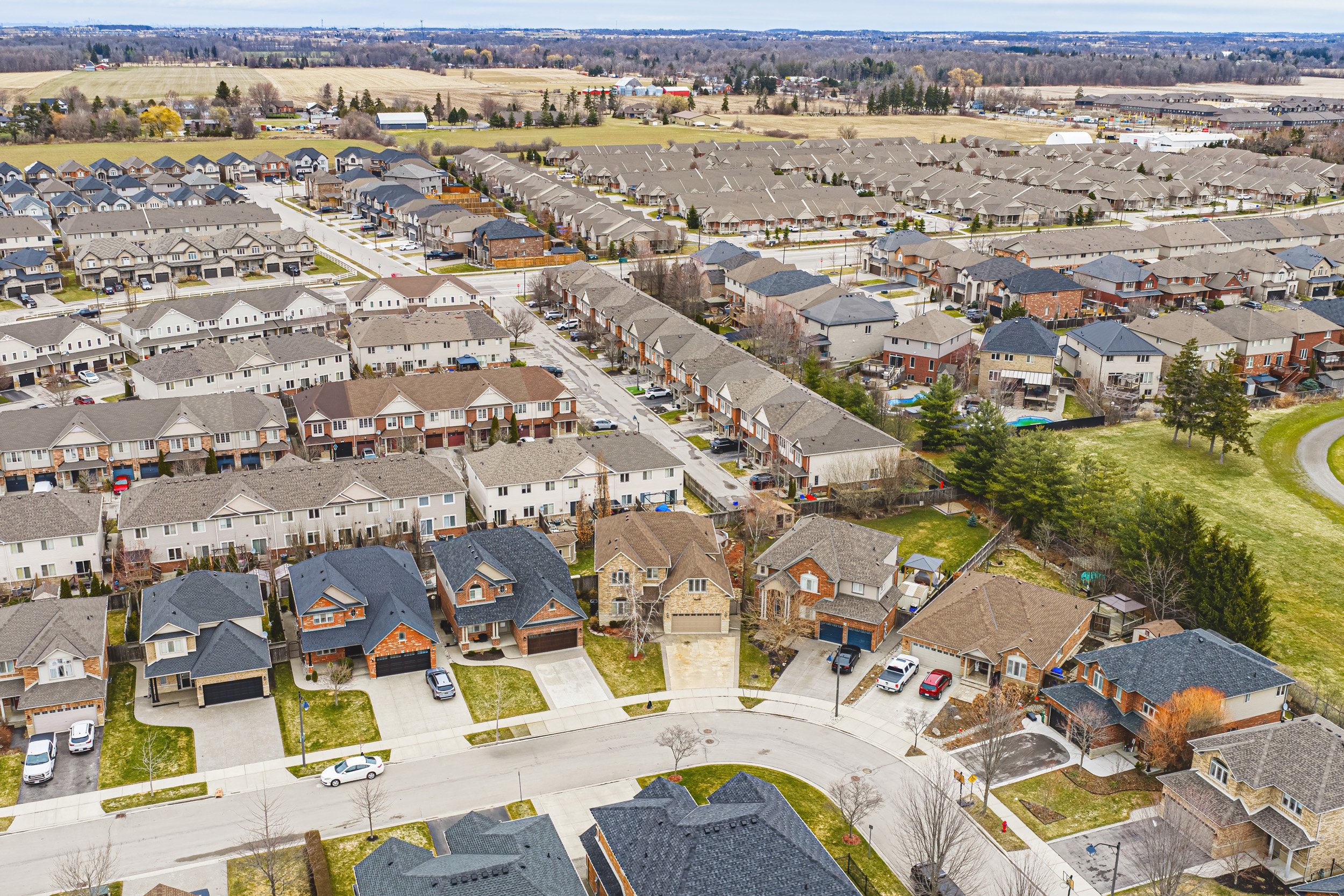 54 - 120 Valiant Cir, Binbrook.jpg