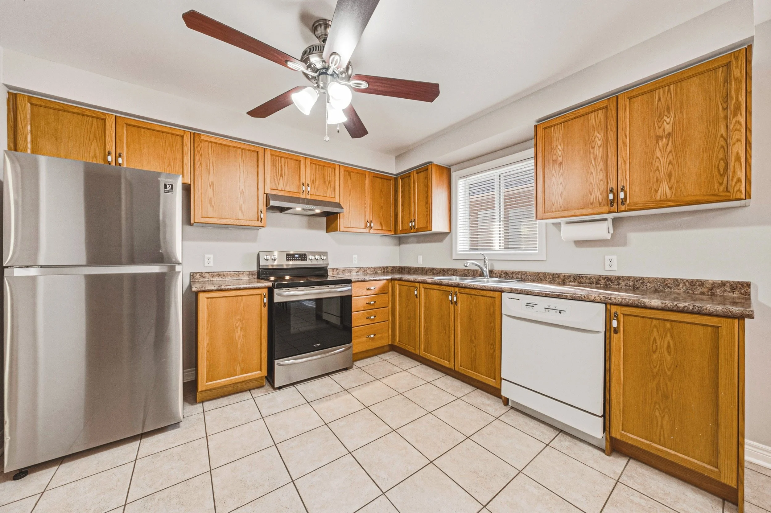 12 - 237 Mountainberry Rd, Brampton.jpg