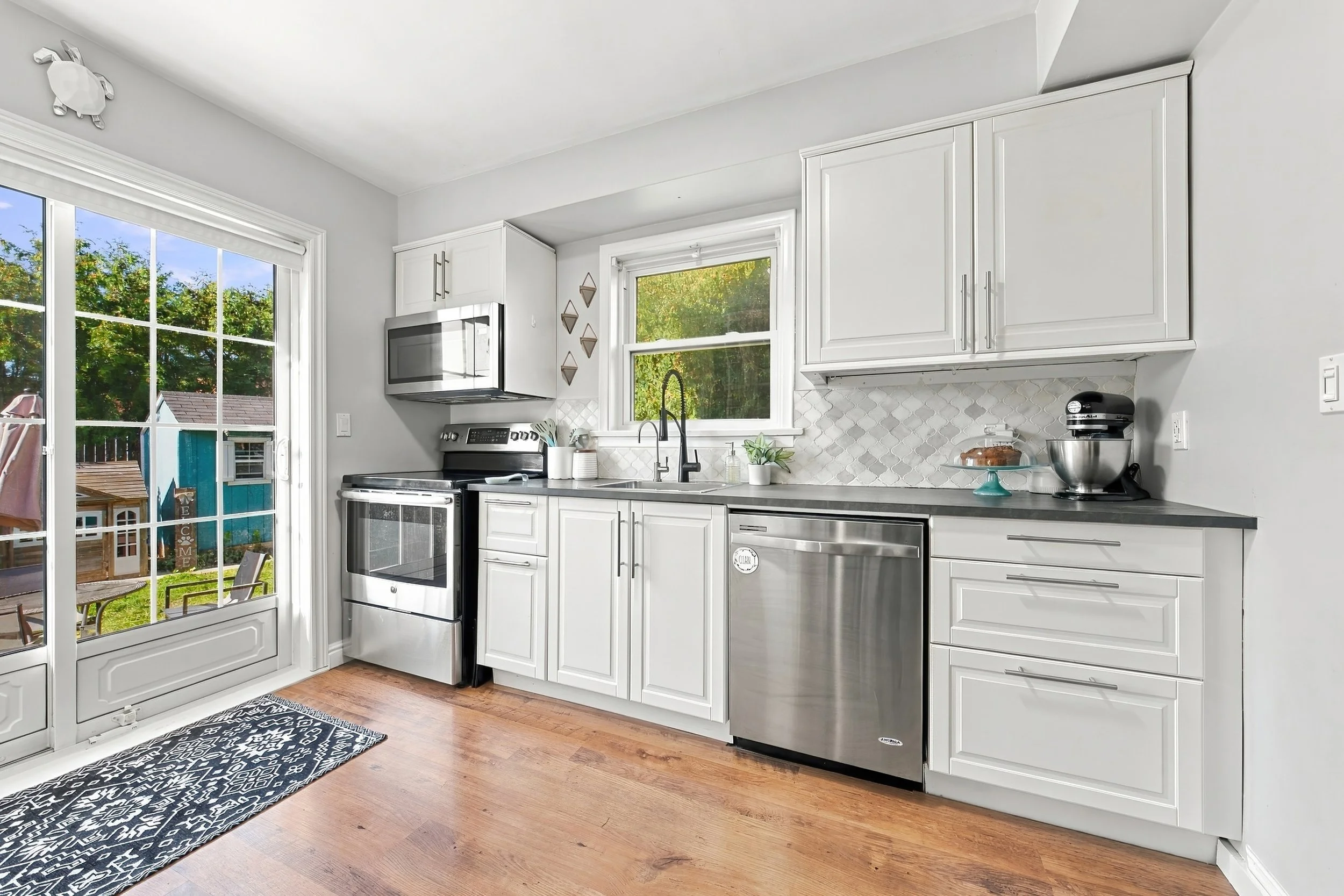 16 - 2301 Barclay Rd, Burlington.jpg