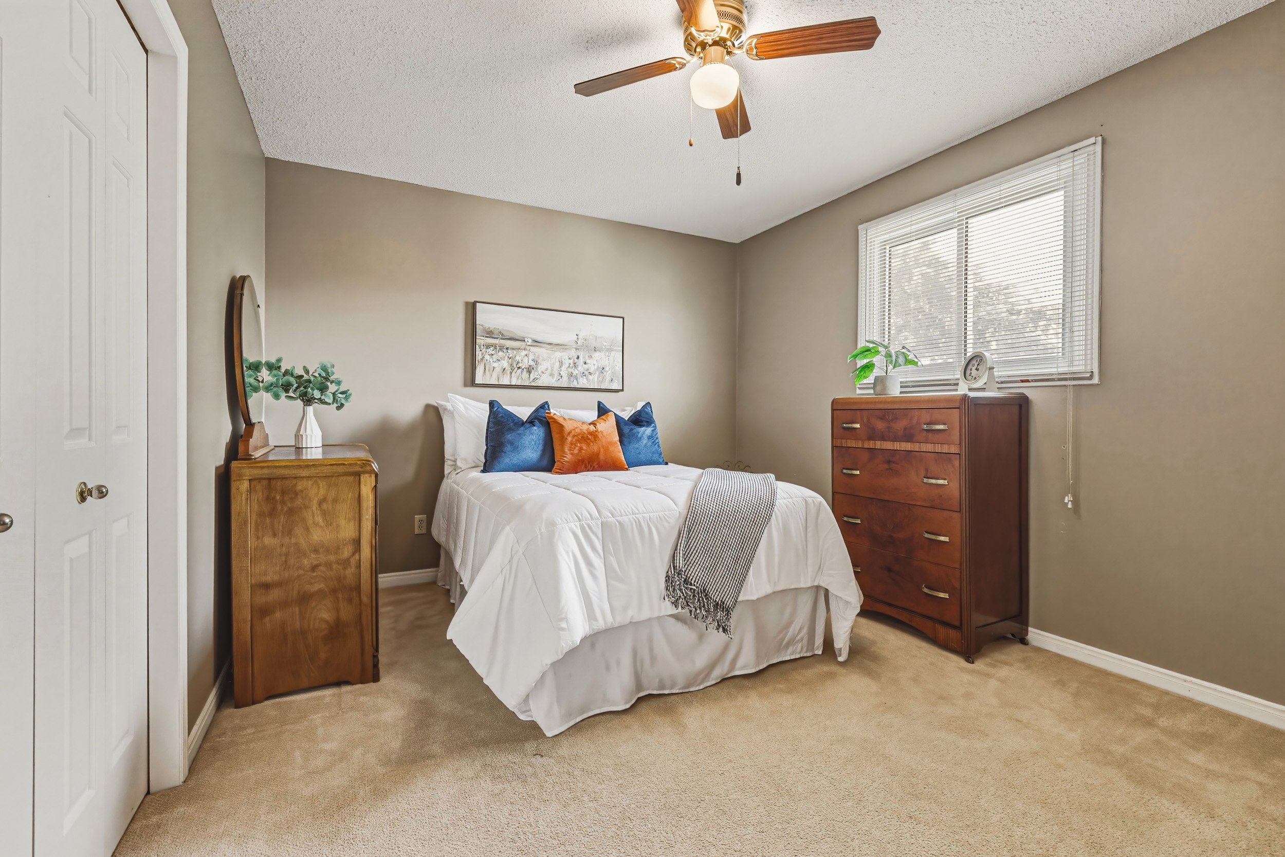18 - 565 Stone Church Rd W, Hamilton.jpg