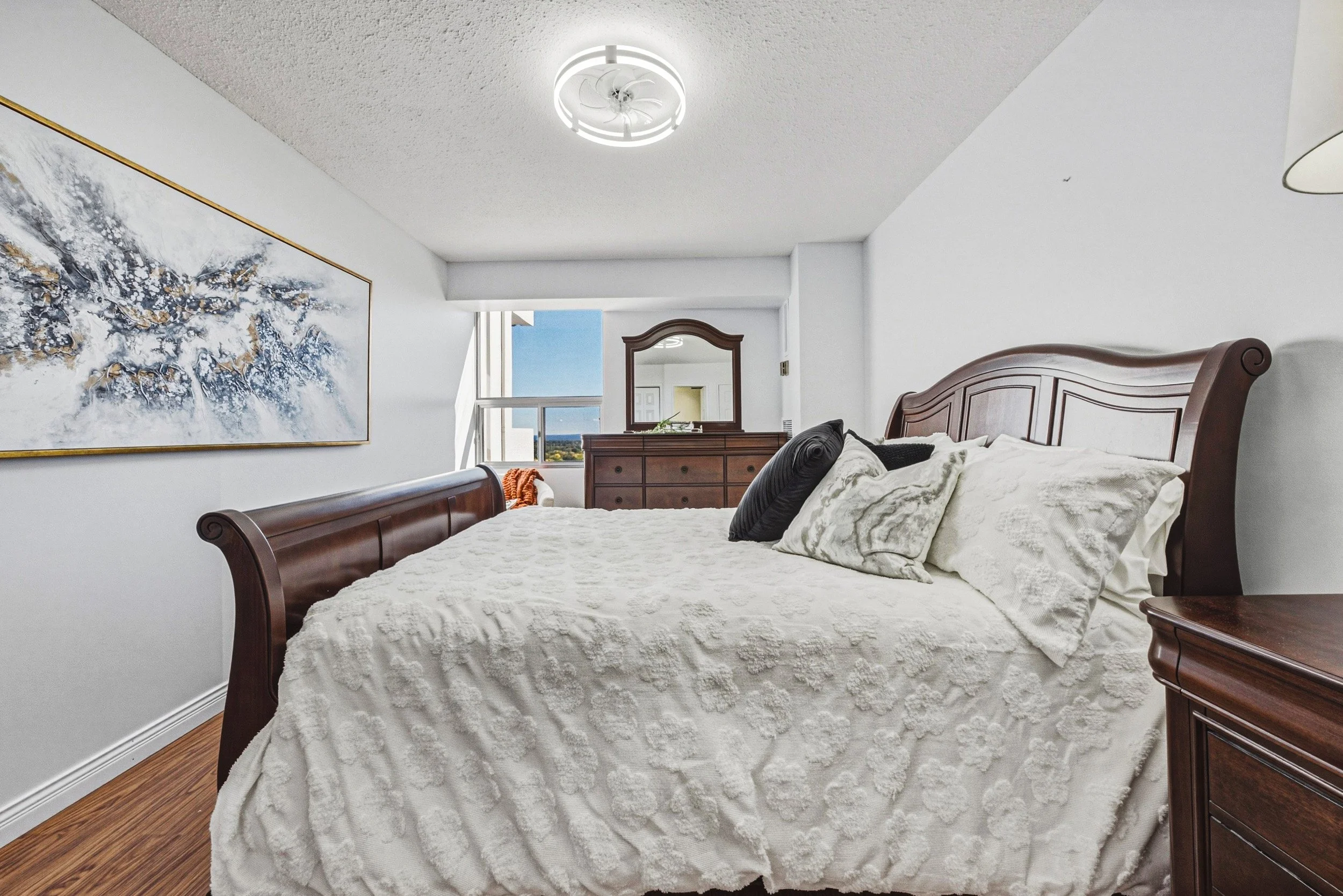 20 - 2055 Upper Middle Rd #1105, Burlington.jpg