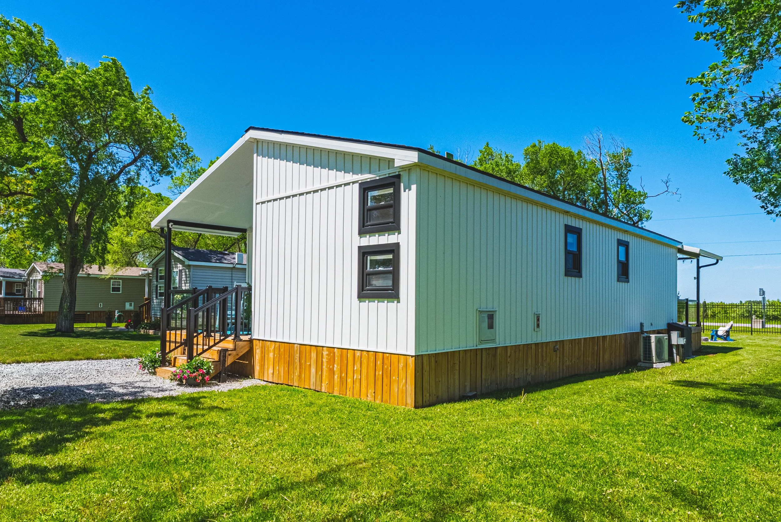 1 - 1501 Line 8 Rd #522, Queenston.jpg