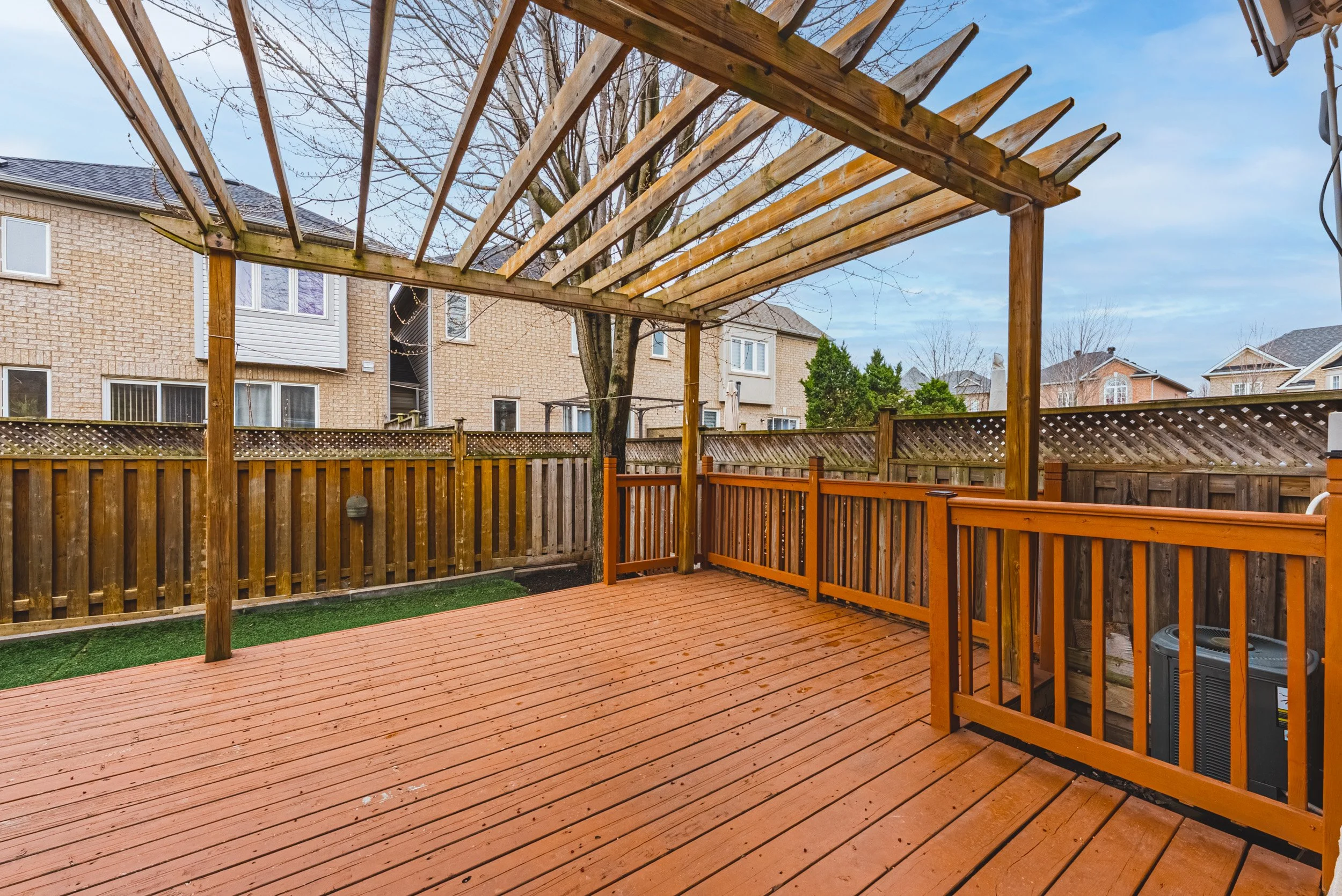 28 - 2412 Curtis Rd, Burlington.jpg