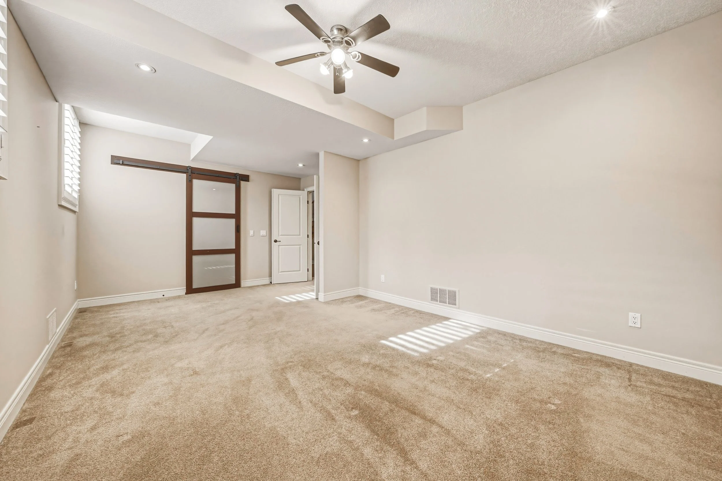 44 - 976 Shadeland Ave #3, Burlington.jpg