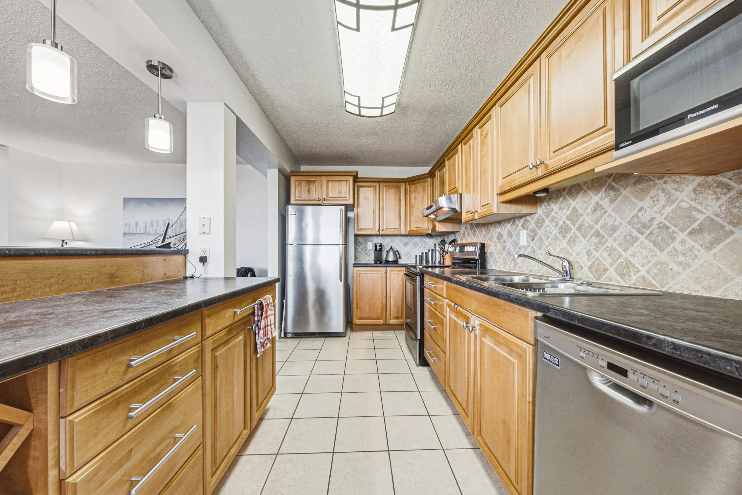 13 - 2055 Upper Middle Rd #1105, Burlington.jpg
