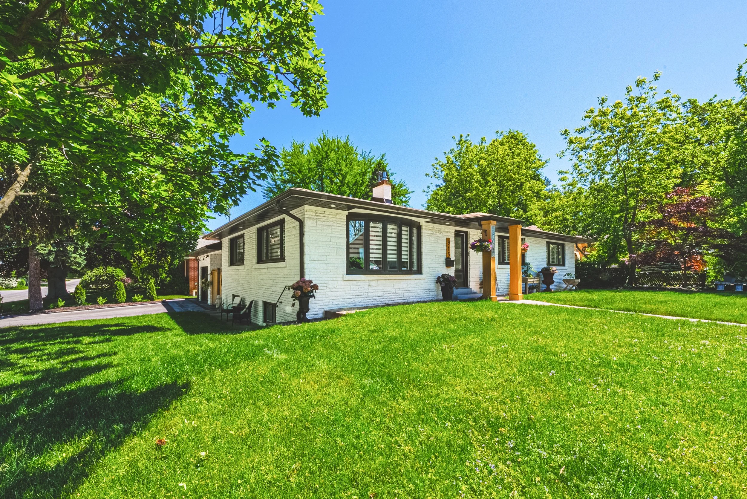 4 - 915 Tanager Ave, Burlington.jpg