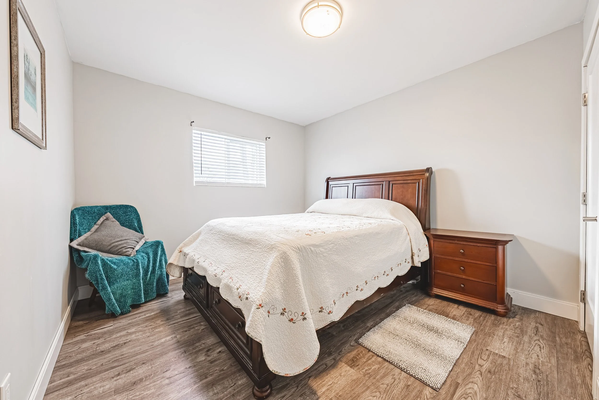 18 - 816 S Coast Dr, Selkirk.jpg