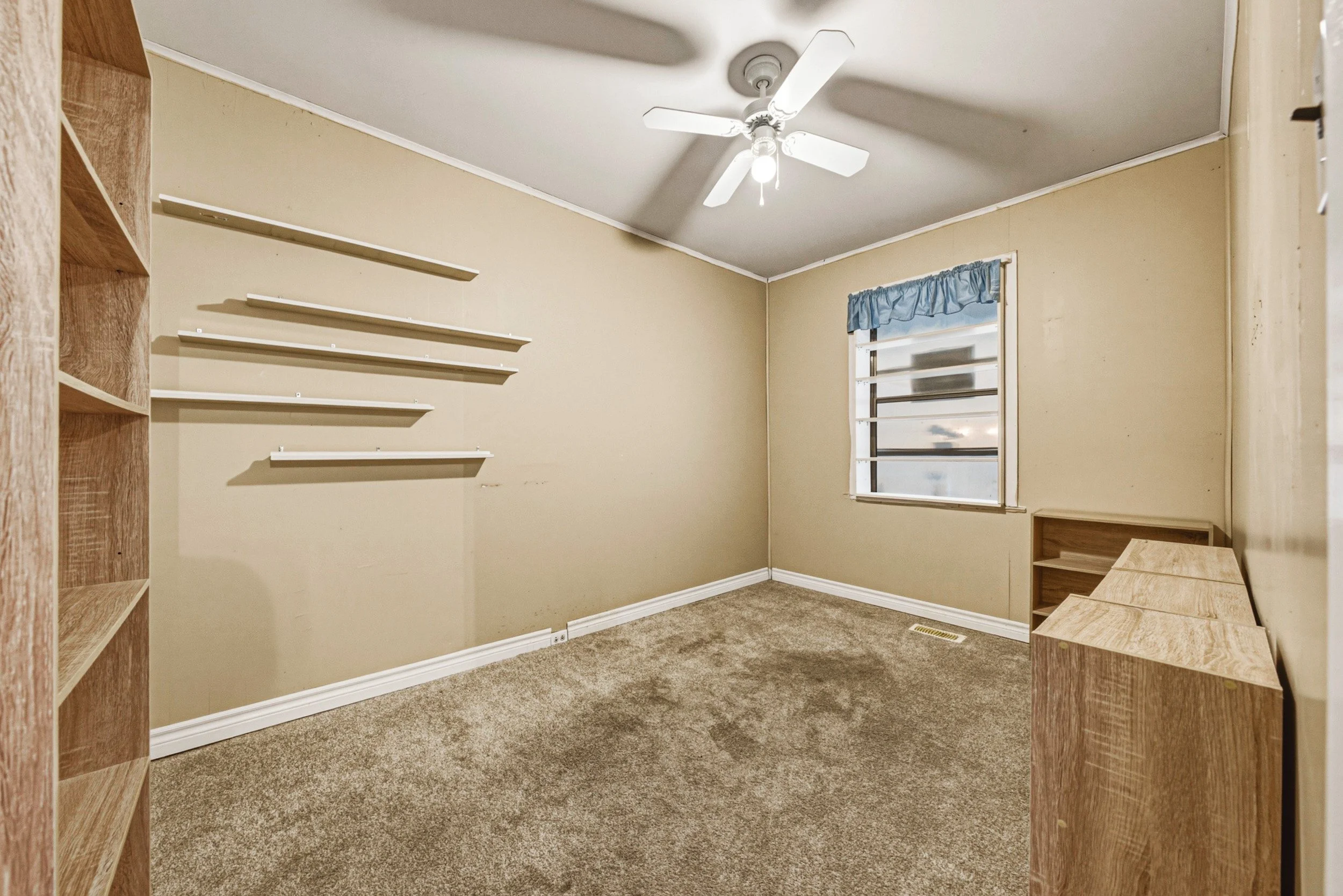 19 - 2345 Gibbon St, Burlington.jpg
