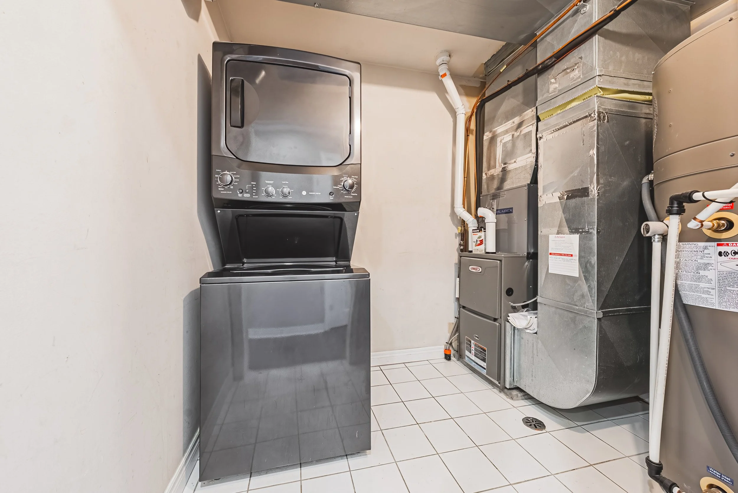 21 - 2 Harbour Dr #14, Stoney Creek.jpg