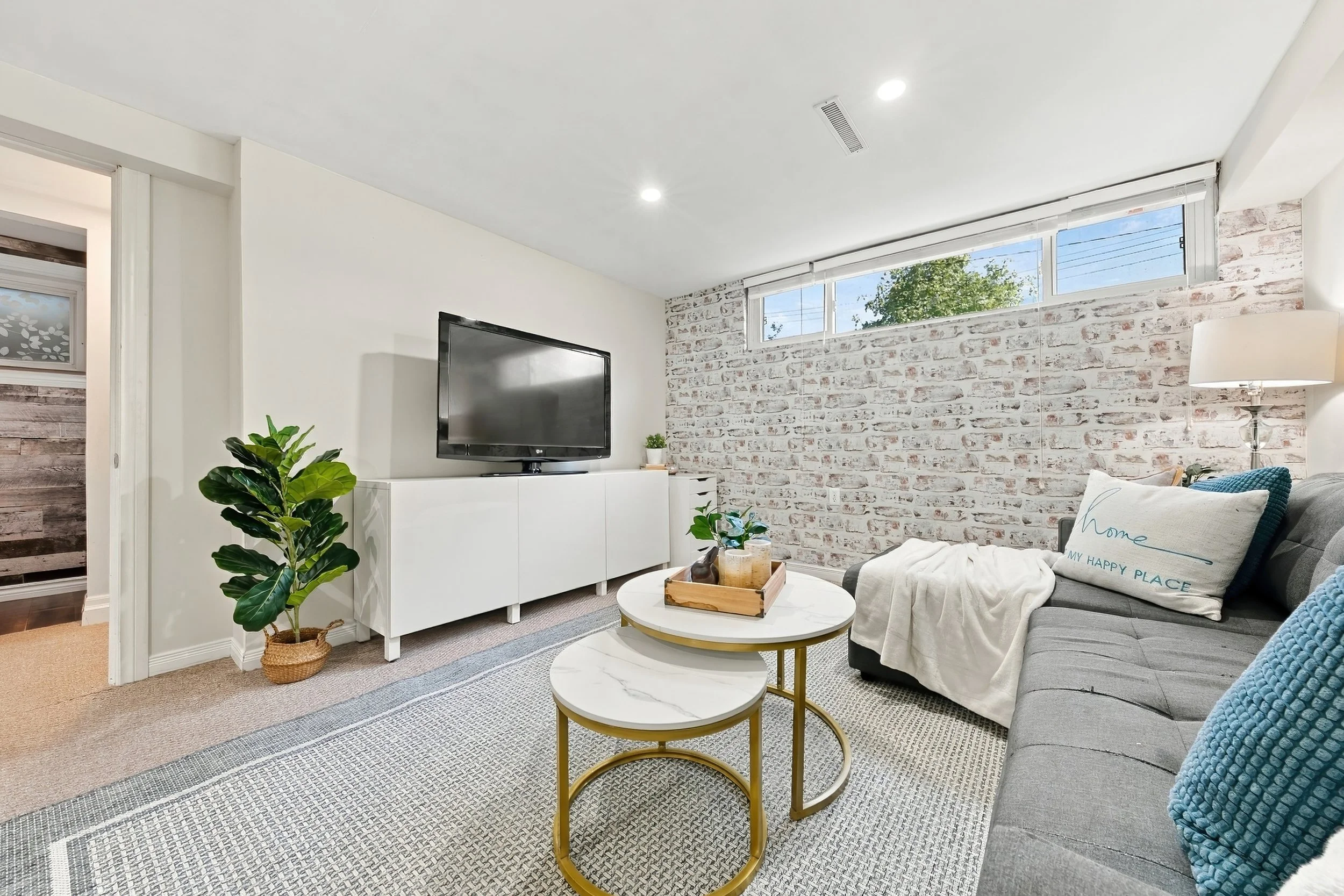 33 - 2301 Barclay Rd, Burlington.jpg