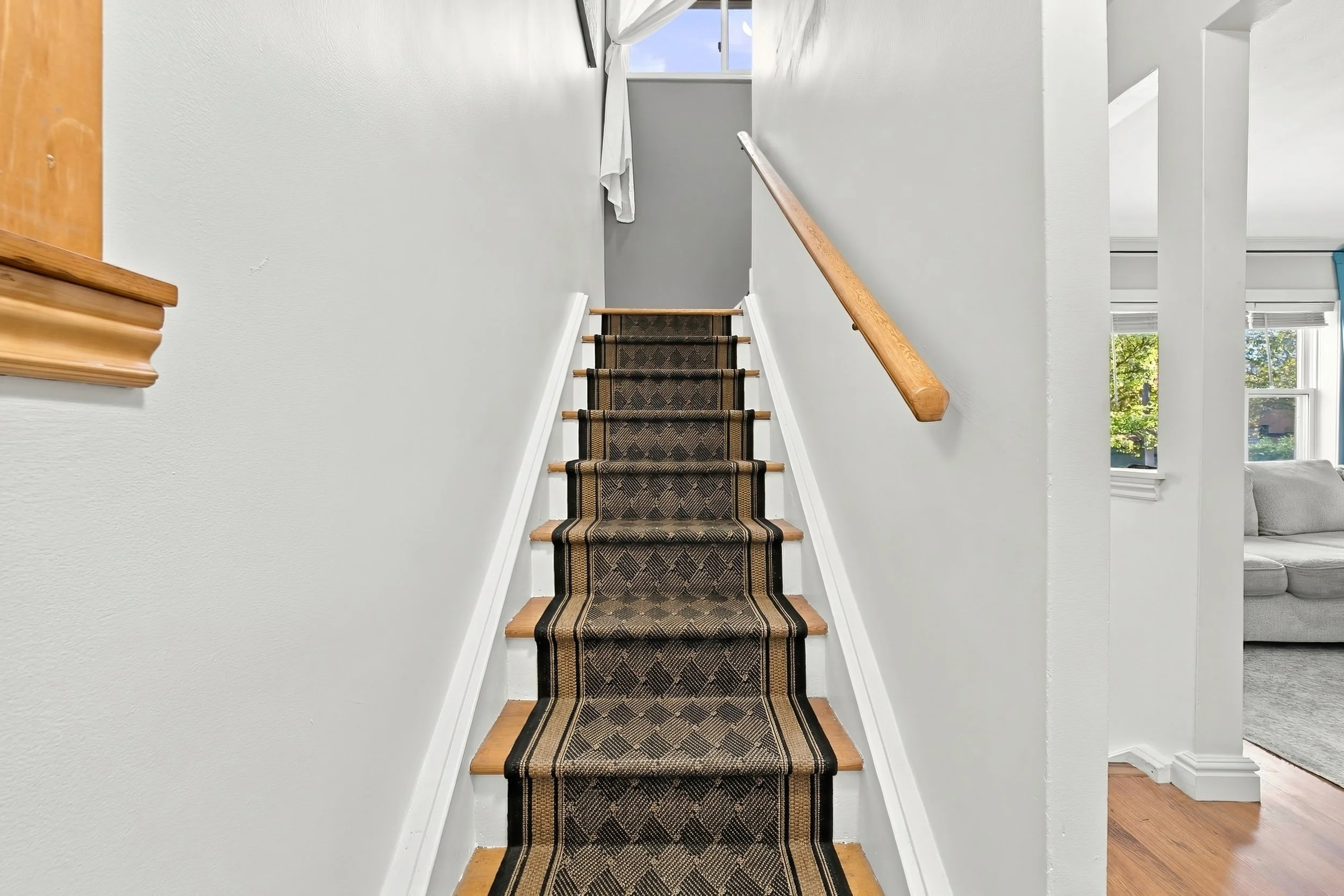 21 - 2301 Barclay Rd, Burlington.jpg
