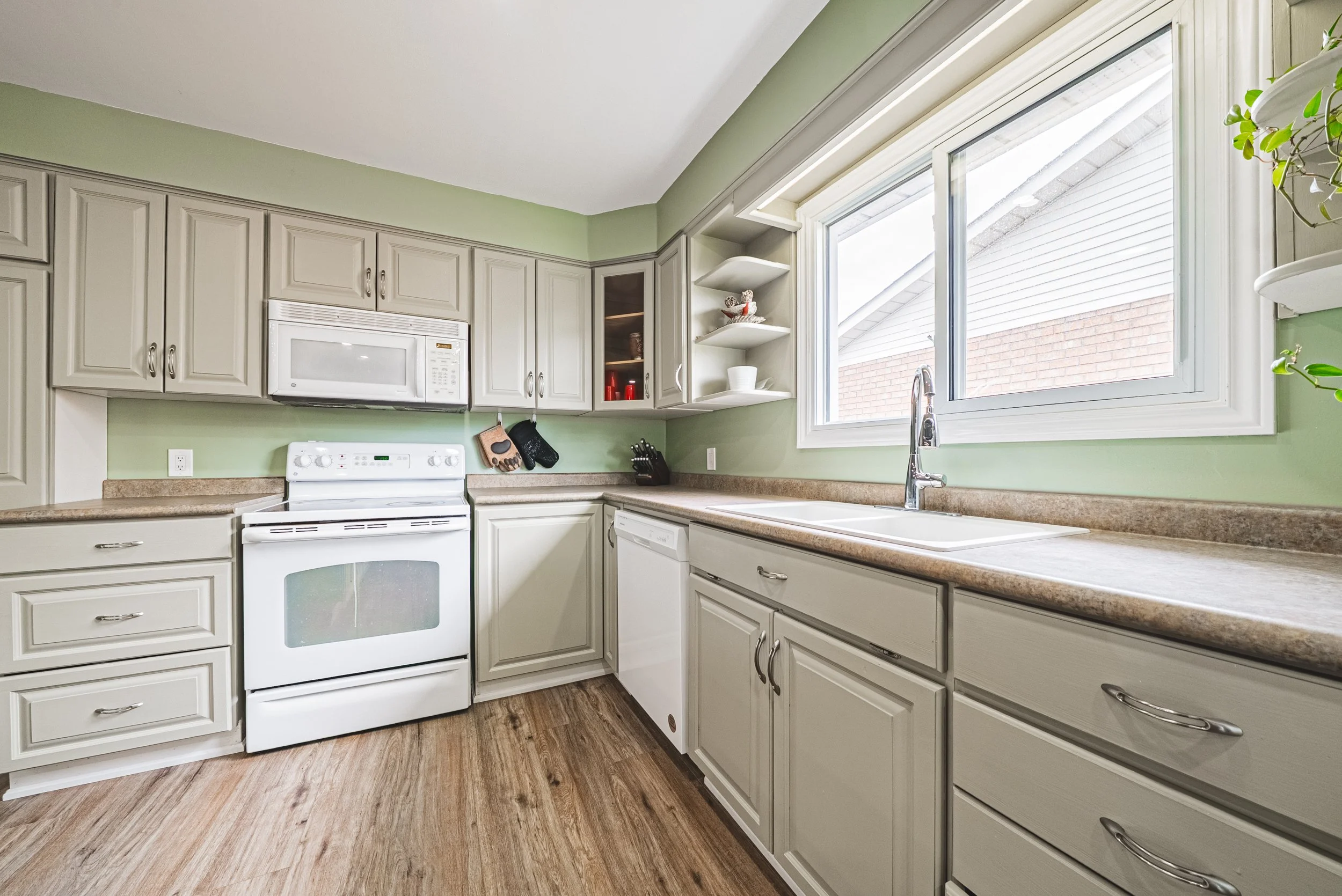 17-27 Ludlow Crescent, Brantford.jpg