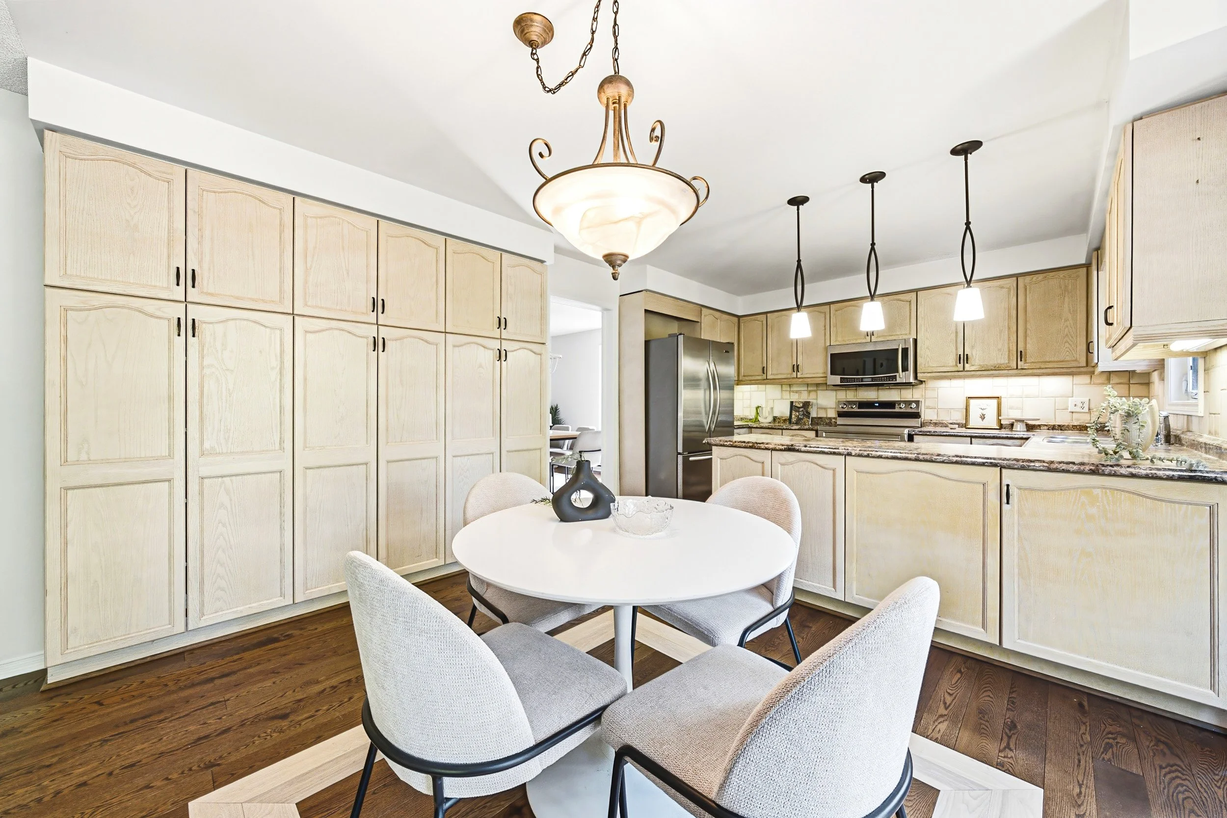 14 - 4153 Vermont Cres, Burlington.jpg