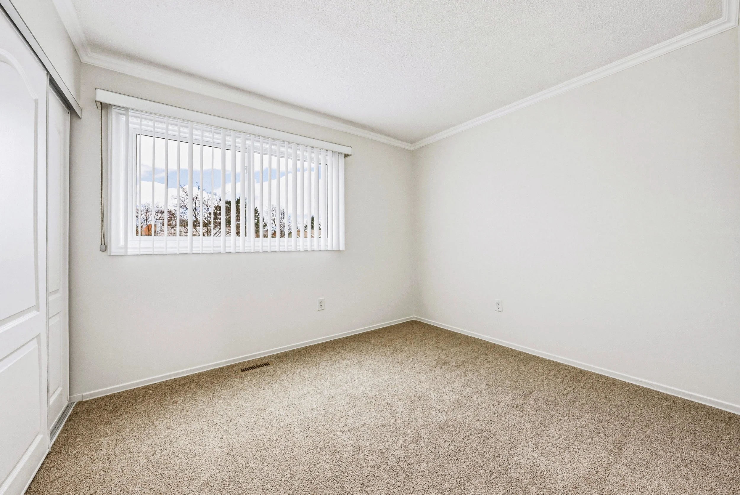 20 - 4 Mount Forest Dr, Brampton.jpg