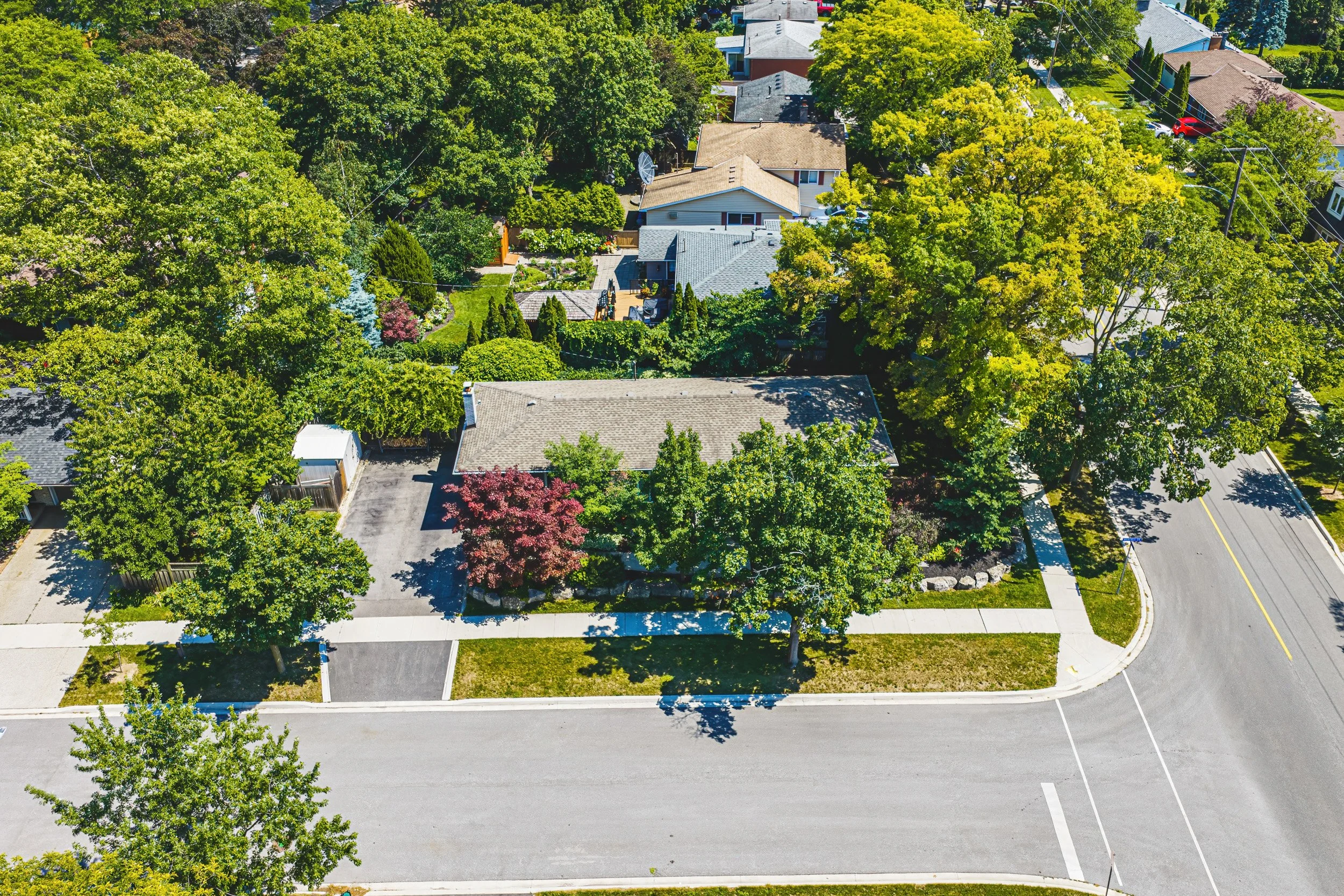 3 - 3384 Manfred Dr, Burlington.jpg