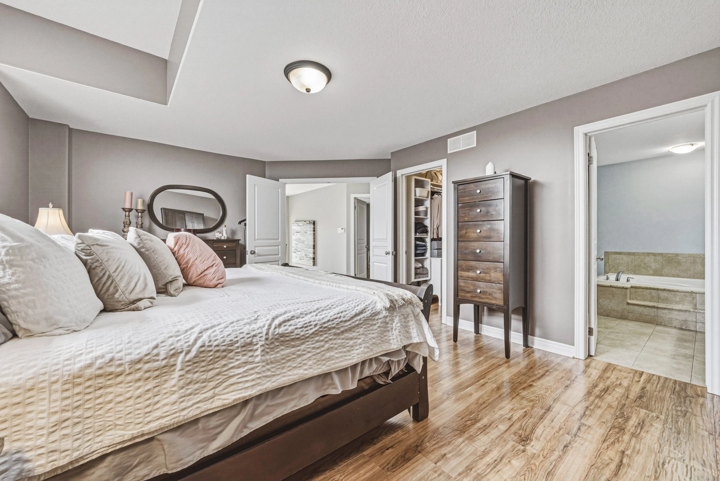 21 - 419 Dicenzo Dr, Hamilton.jpg