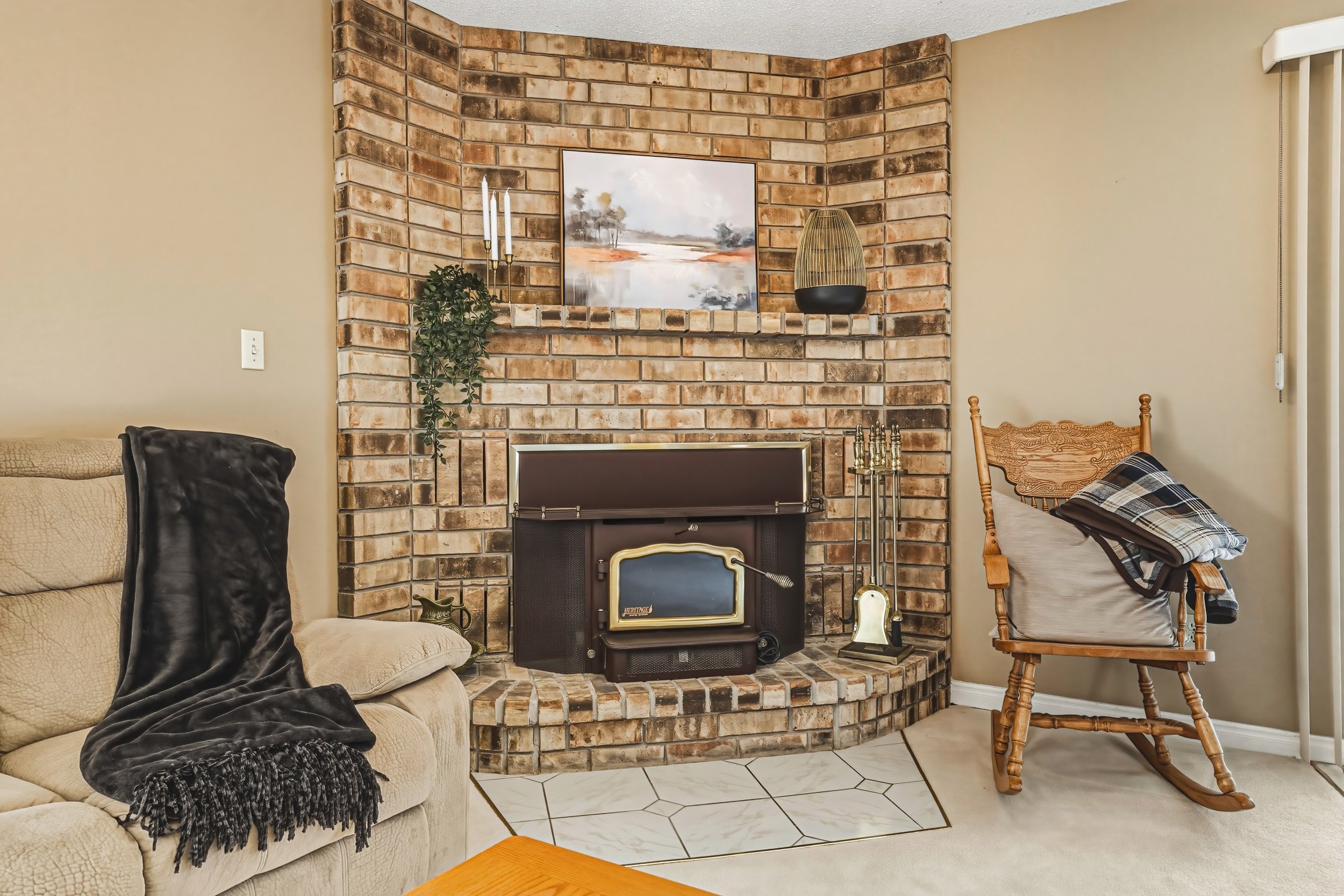 25 - 565 Stone Church Rd W, Hamilton.jpg
