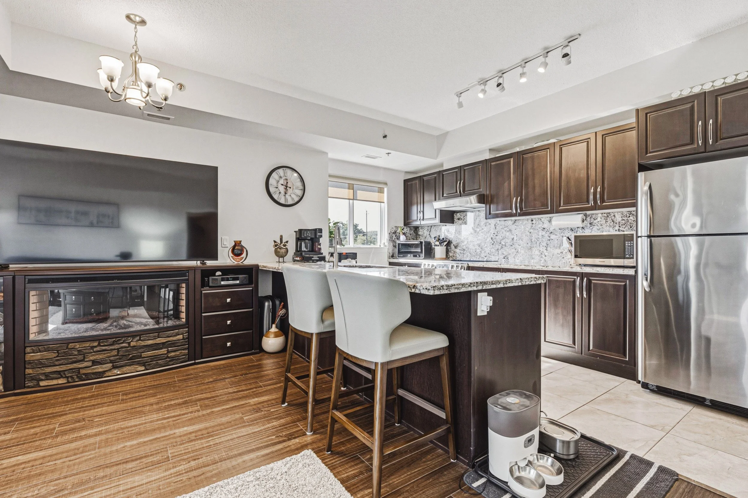 11 - 325 Highway 8 #308, Stoney Creek.jpg