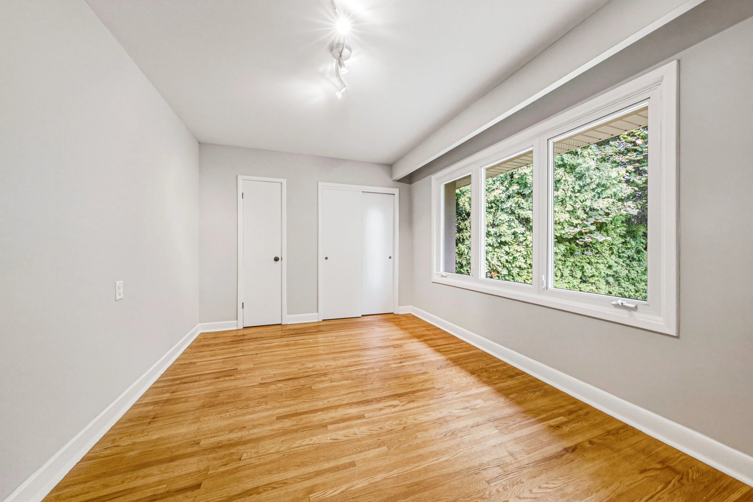 24 - 471 The Kingsway, Etobicoke.jpg