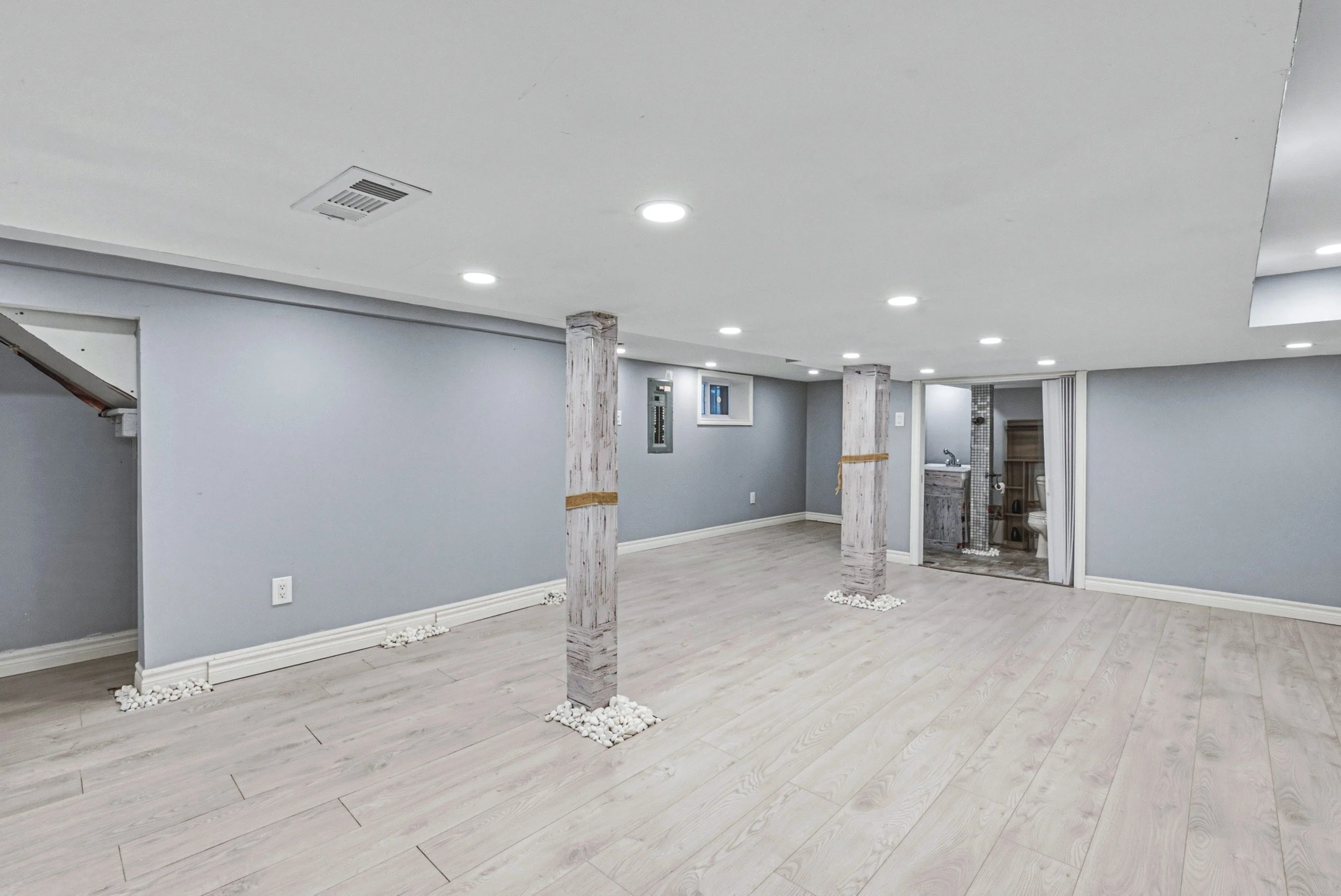 30 - 218 Grosvenor Ave N, Hamilton.jpg