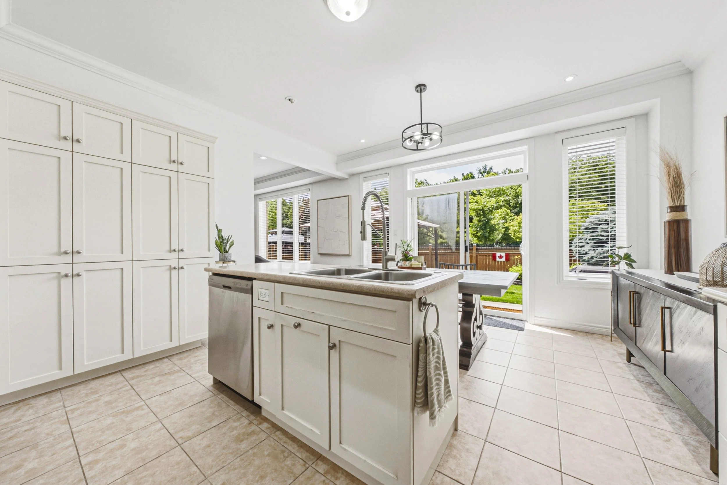 16 - 20 Degrow Cres, Binbrook.jpg
