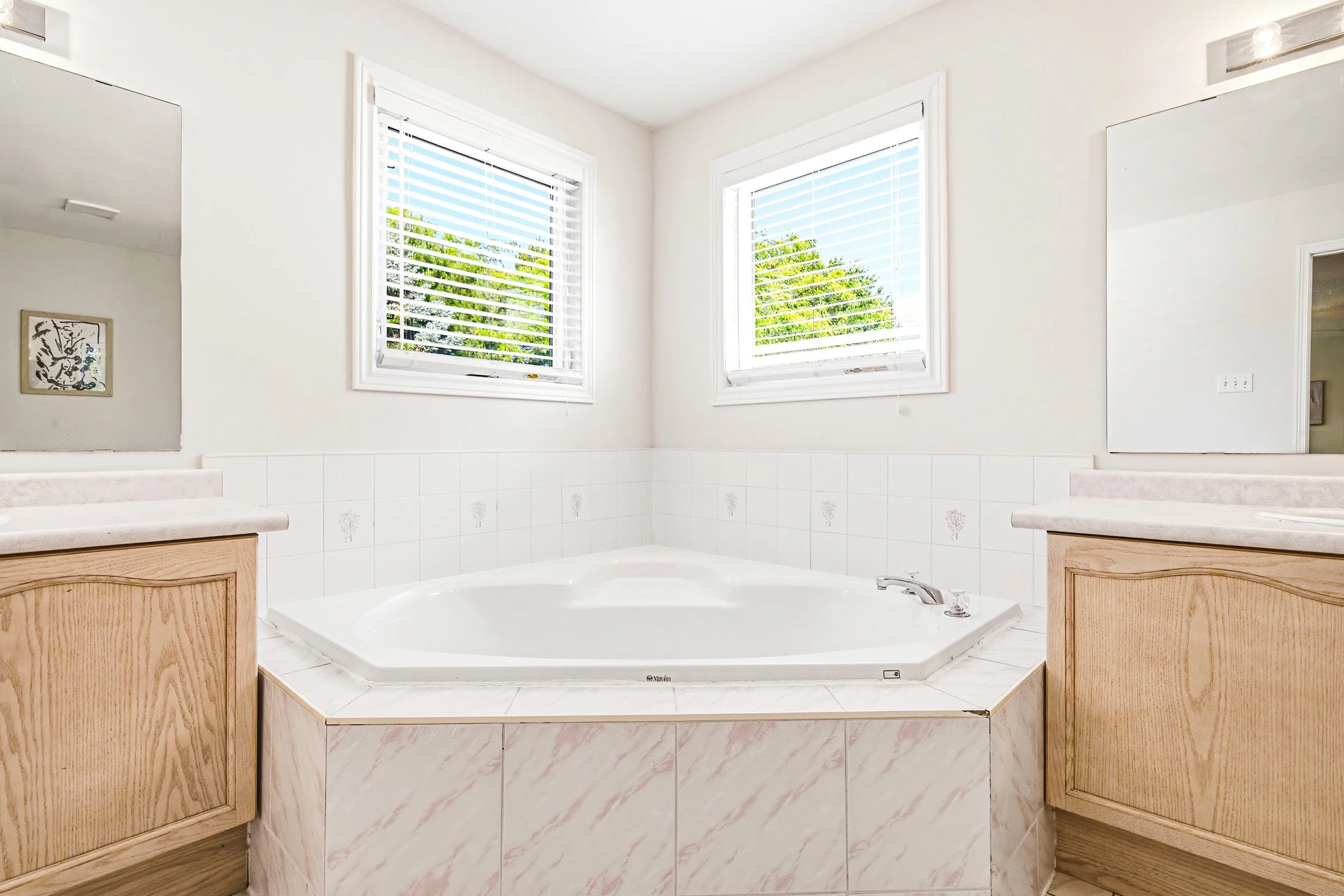 35 - 4153 Vermont Cres, Burlington.jpg