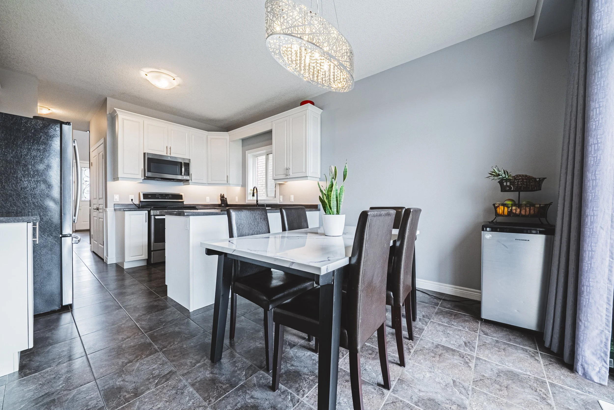 14-154 Keystone Cres, Hamilton.jpg