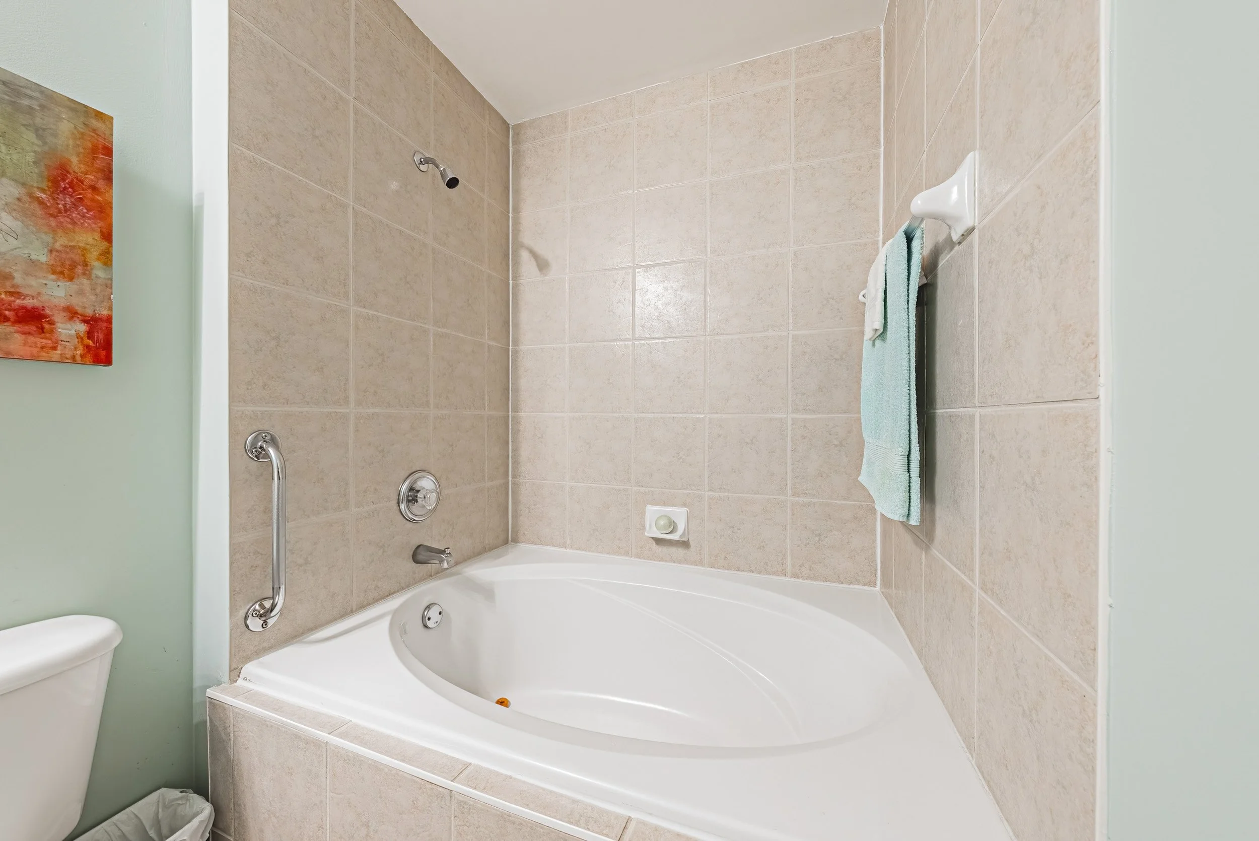 28 - 2075 Amherst Heights Dr #103, Burlington.jpg