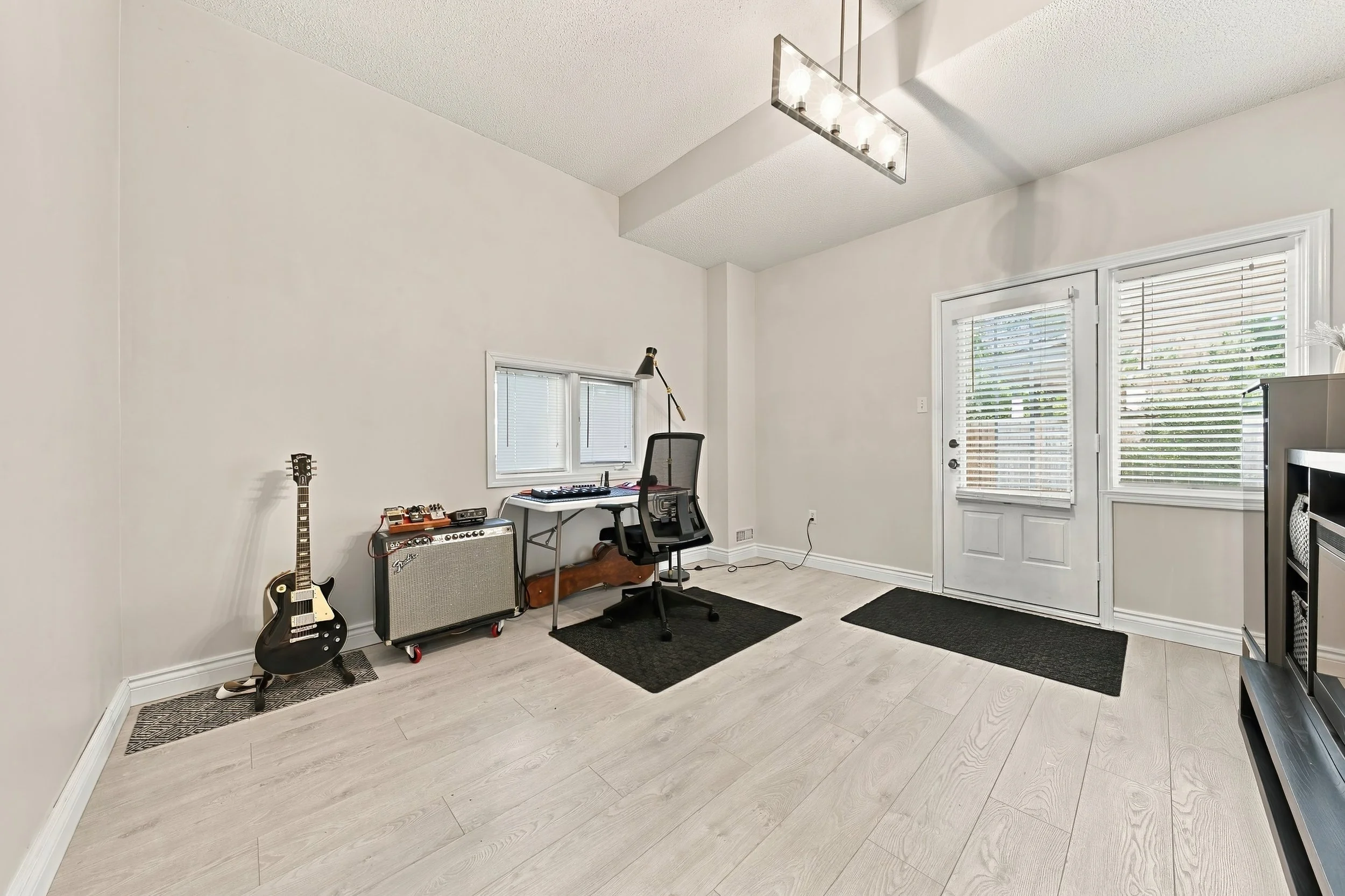 35 - 2239 Prescott Pl, Burlington.jpg