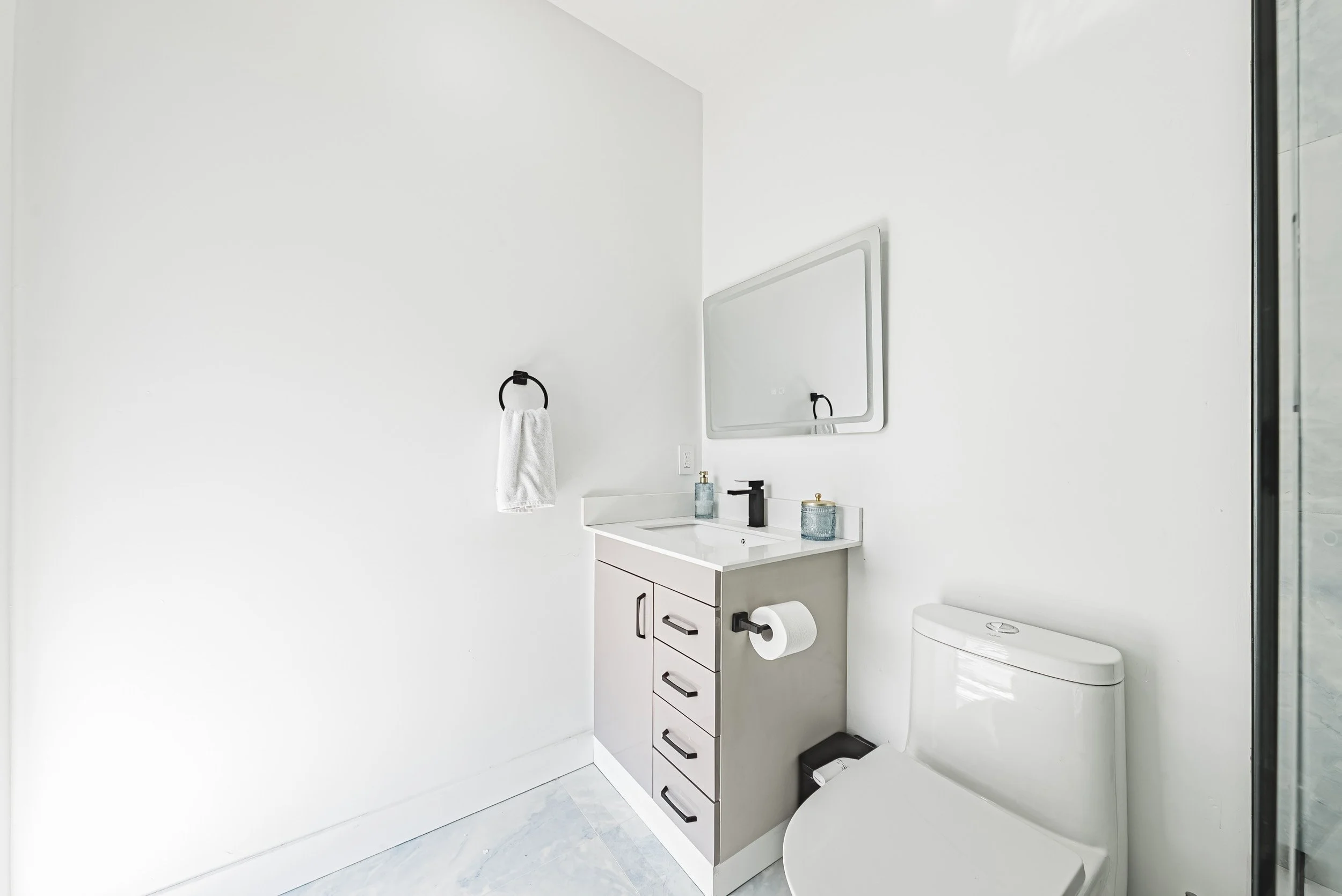 38 - 4511 Guelph Line, Burlington.jpg