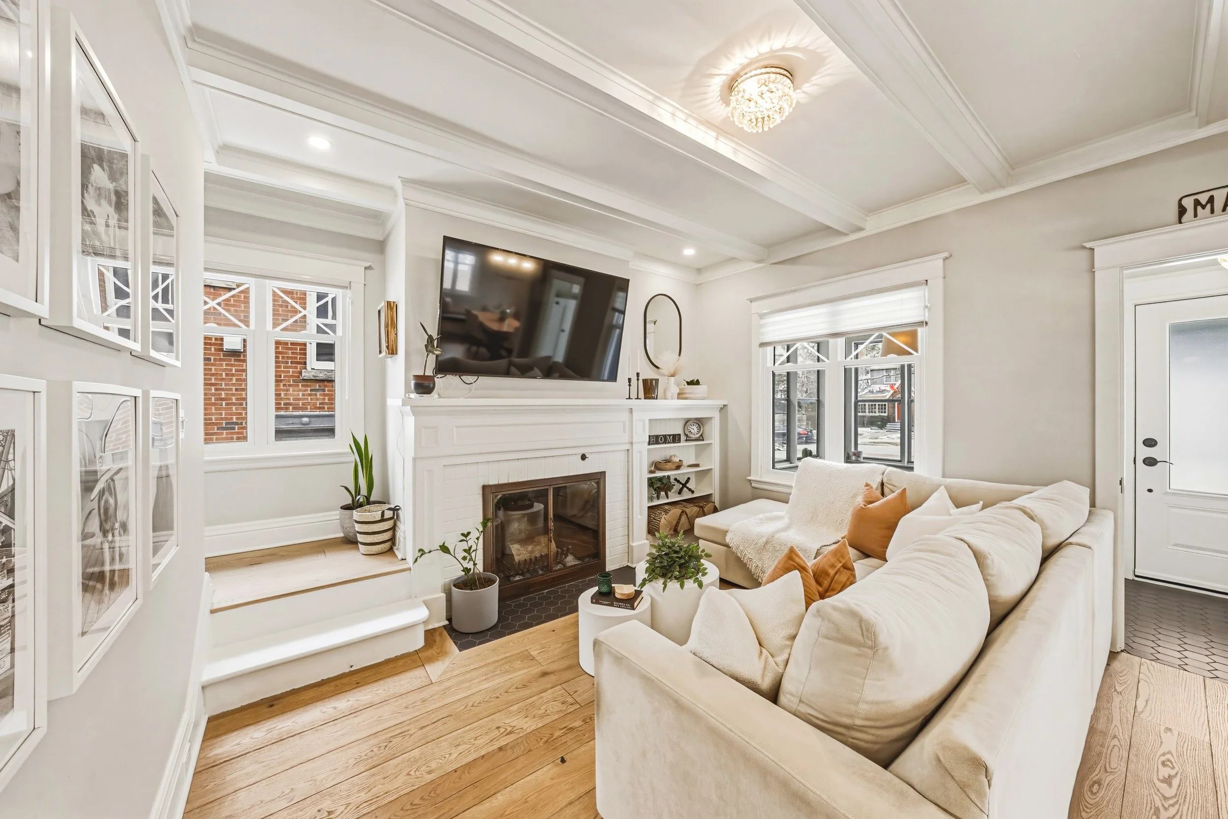 15 - 6 Nelles Blvd, Grimsby.jpg