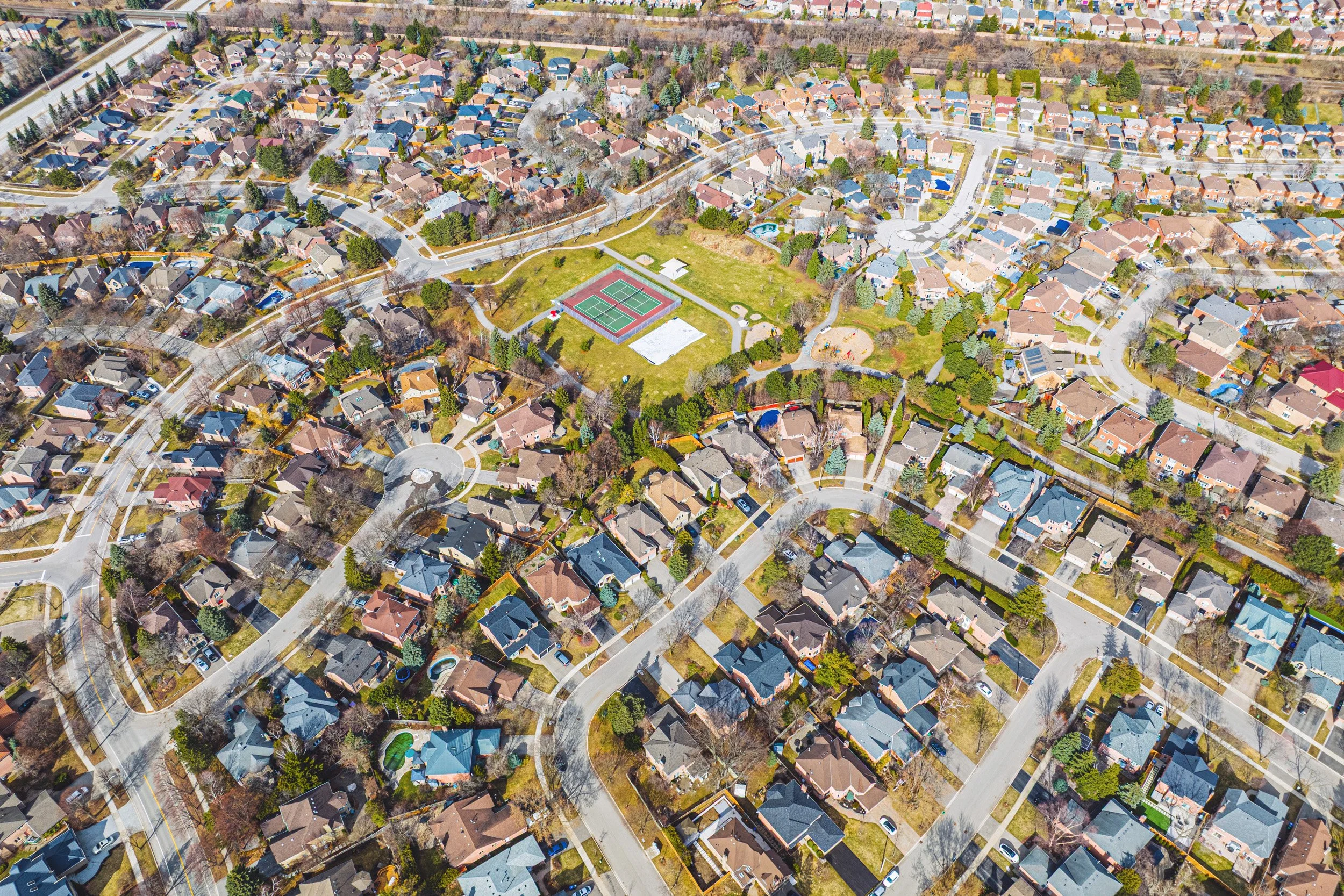 12 - 1595 Flamborough Cr EXT.jpg