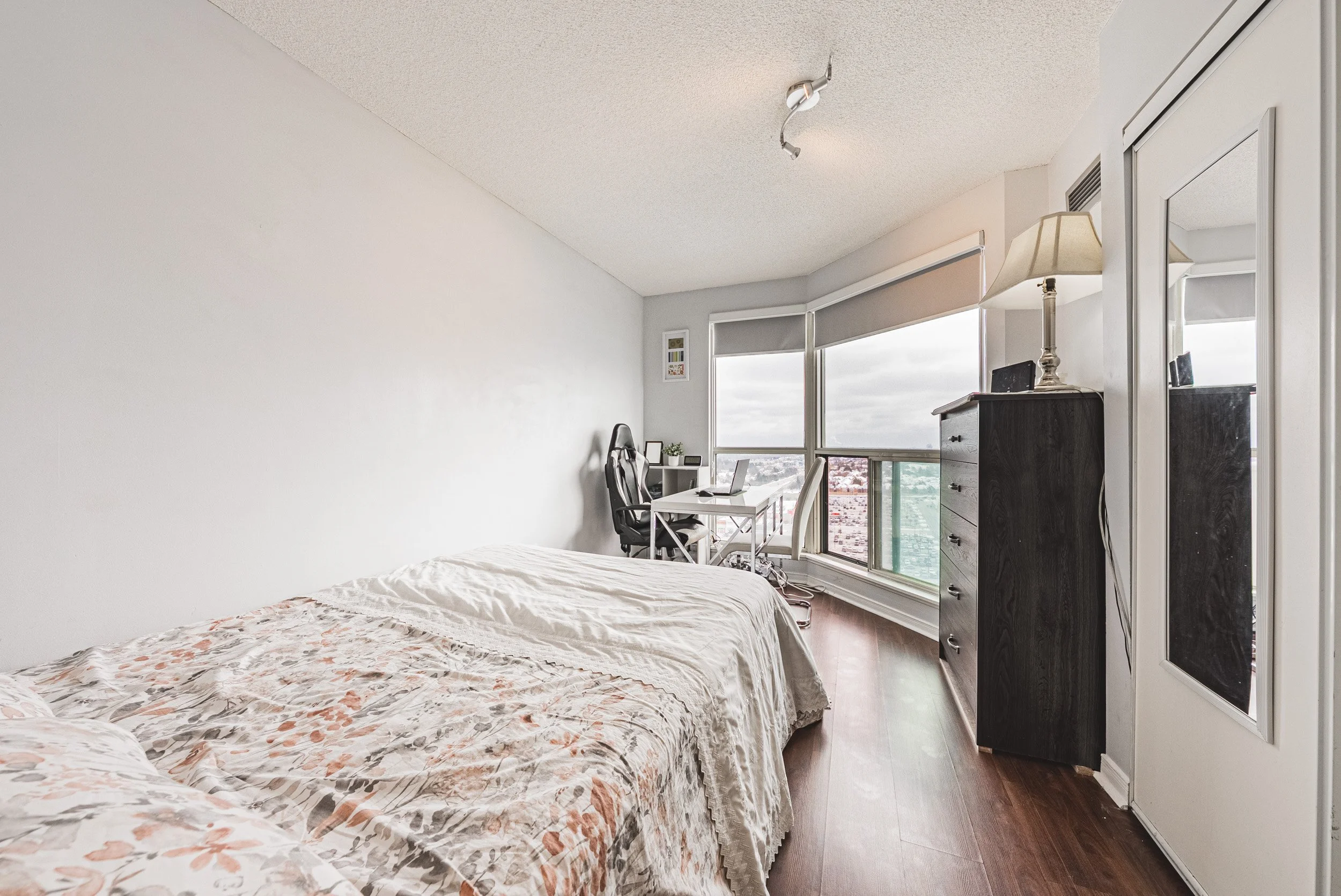 28 - 2155 Burnhamthorpe Rd W #1904, Mississauga.jpg