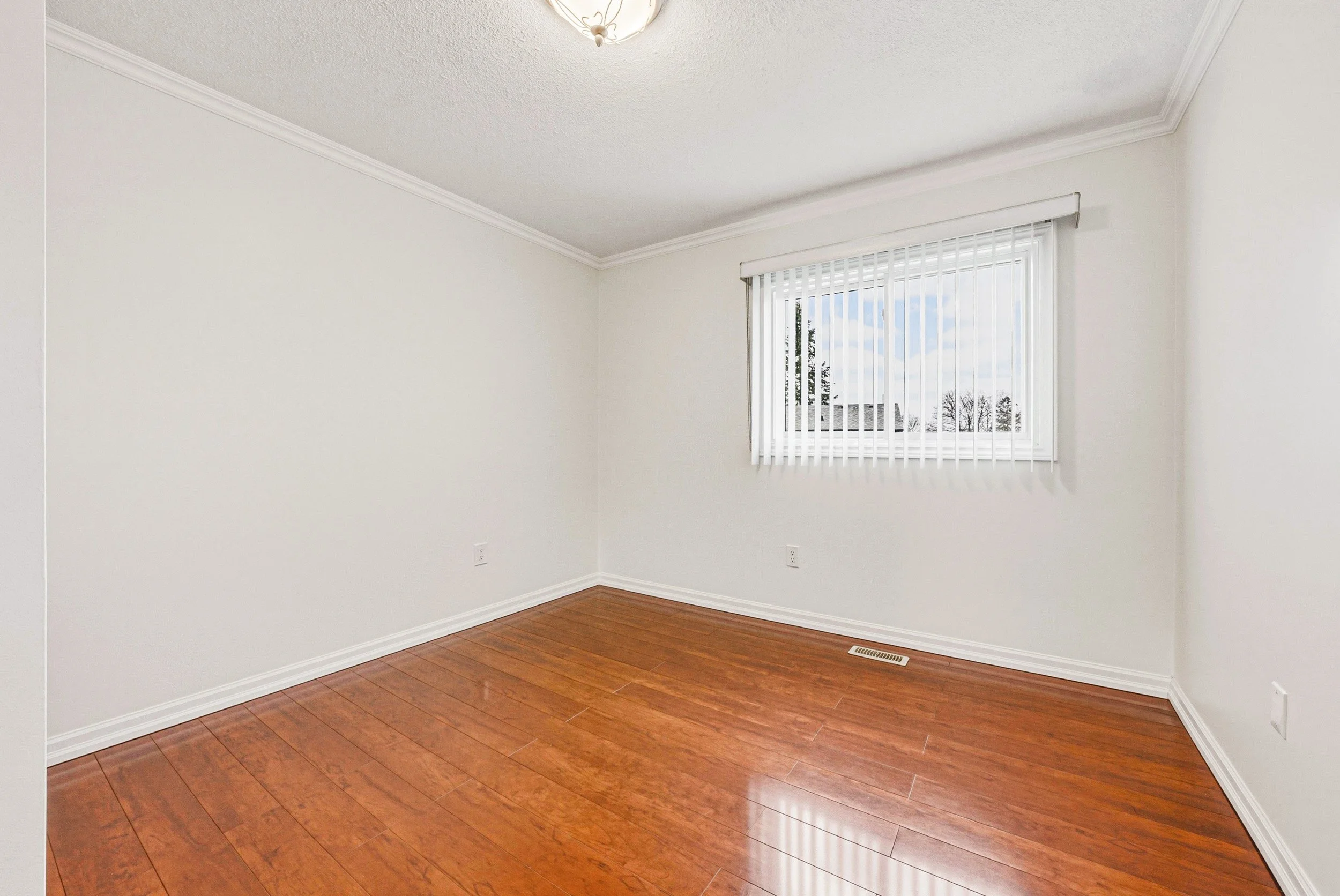 22 - 4 Mount Forest Dr, Brampton.jpg