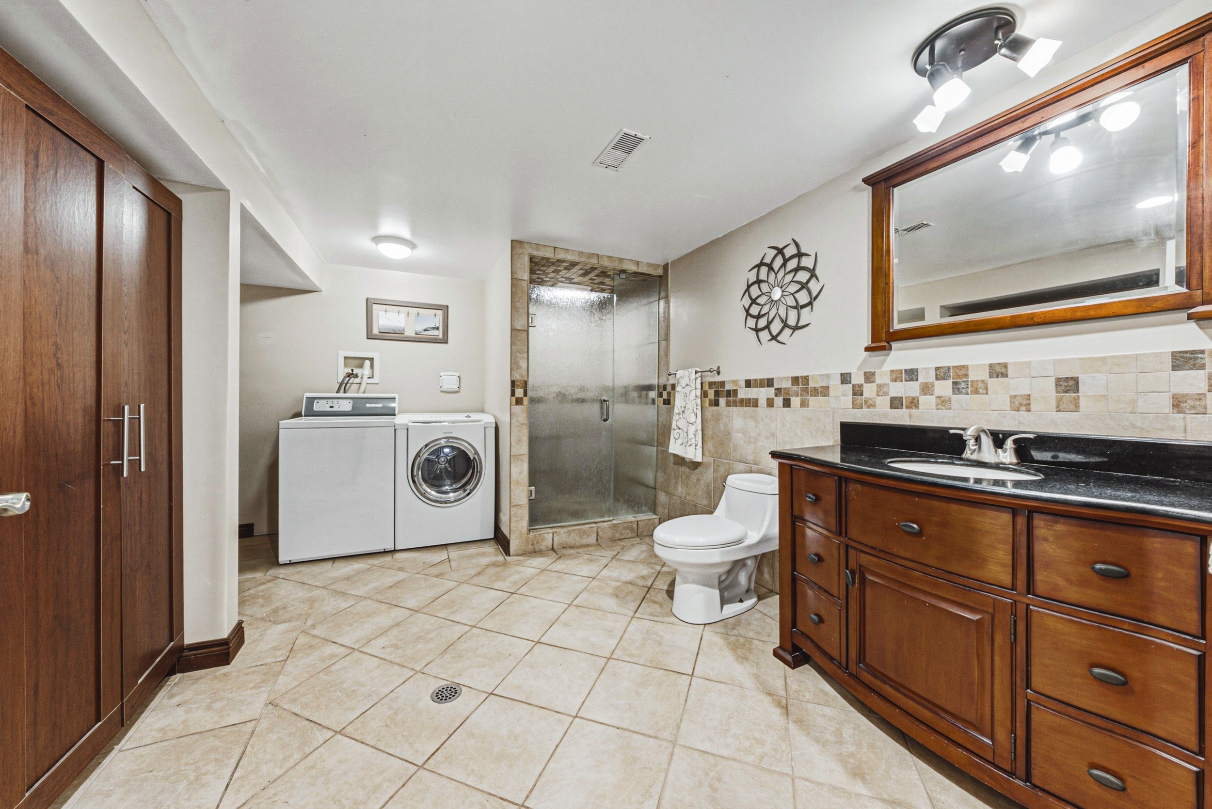 23 - 1821 Biscayne Dr, Cambridge.jpg