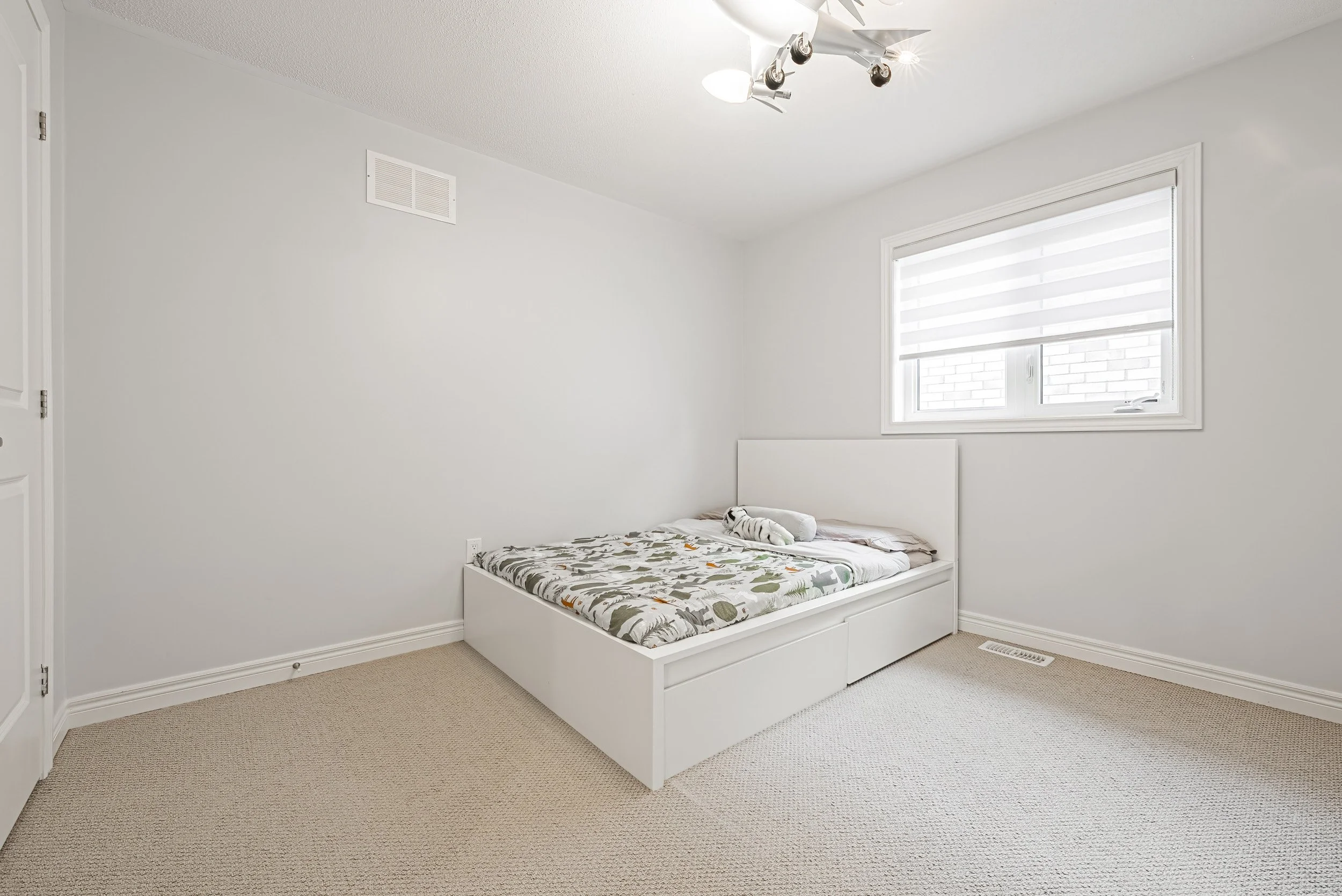 47 - 90 Robertson Rd, Ancaster.jpg