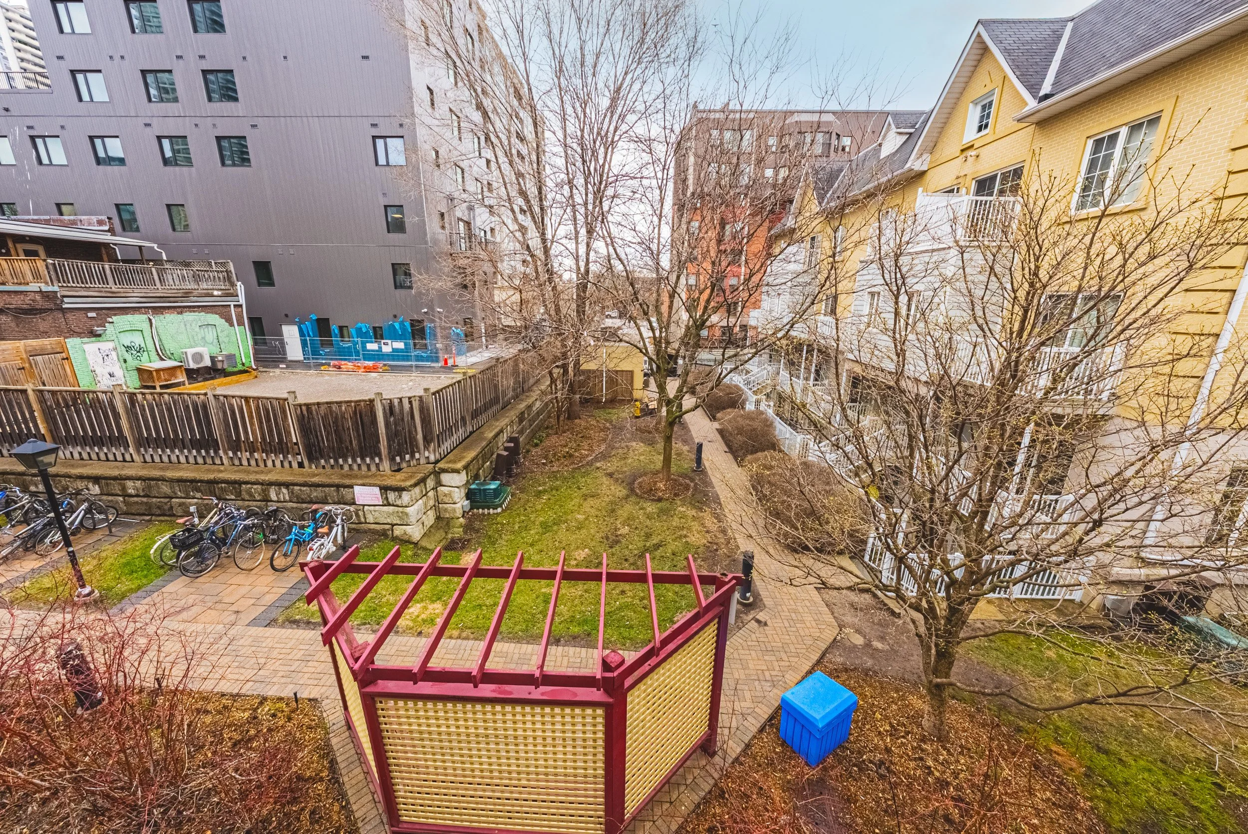 21 - 171 Bleecker St #222, Toronto.jpg