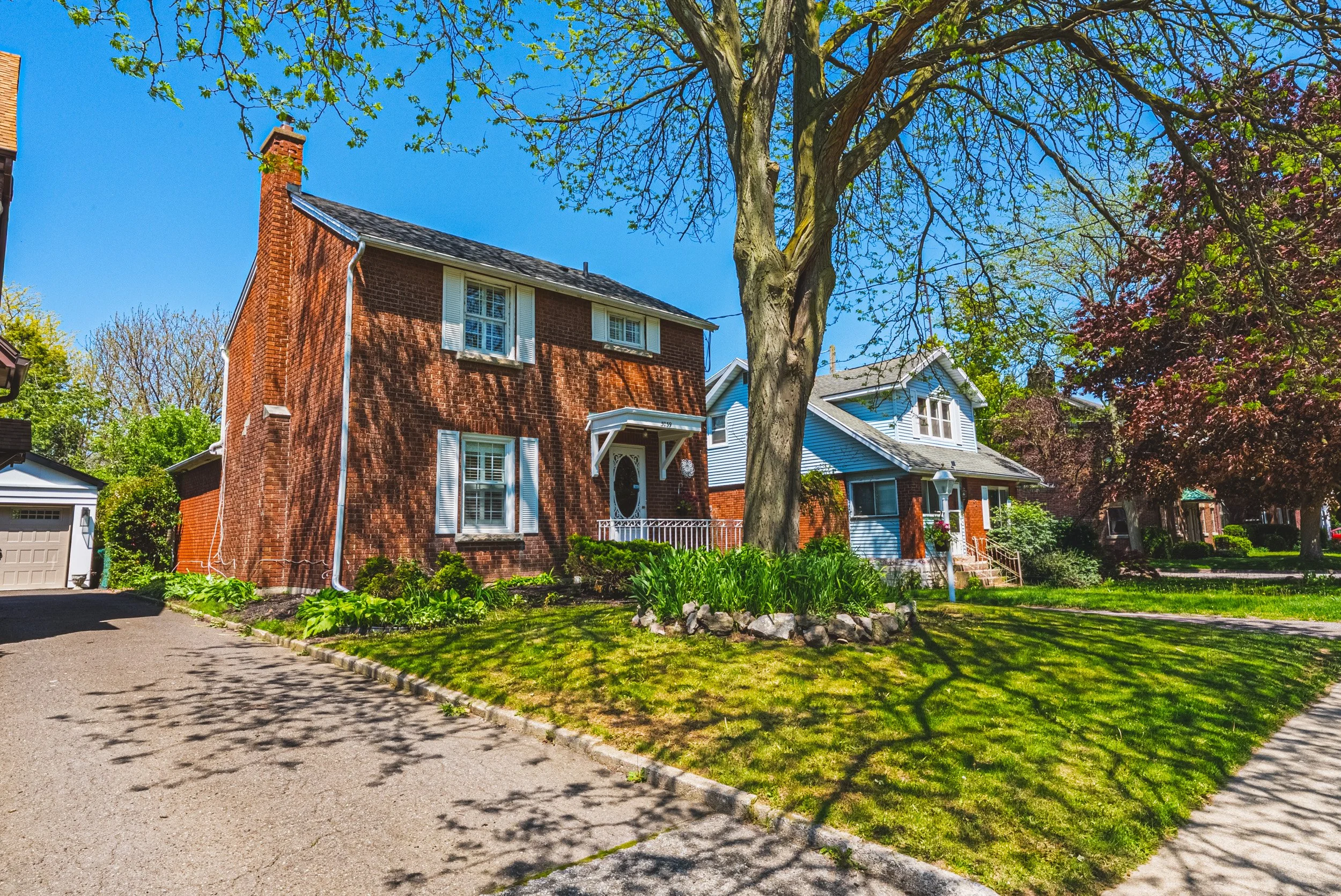 2 - 5039 Valley Way, Niagara Falls.jpg