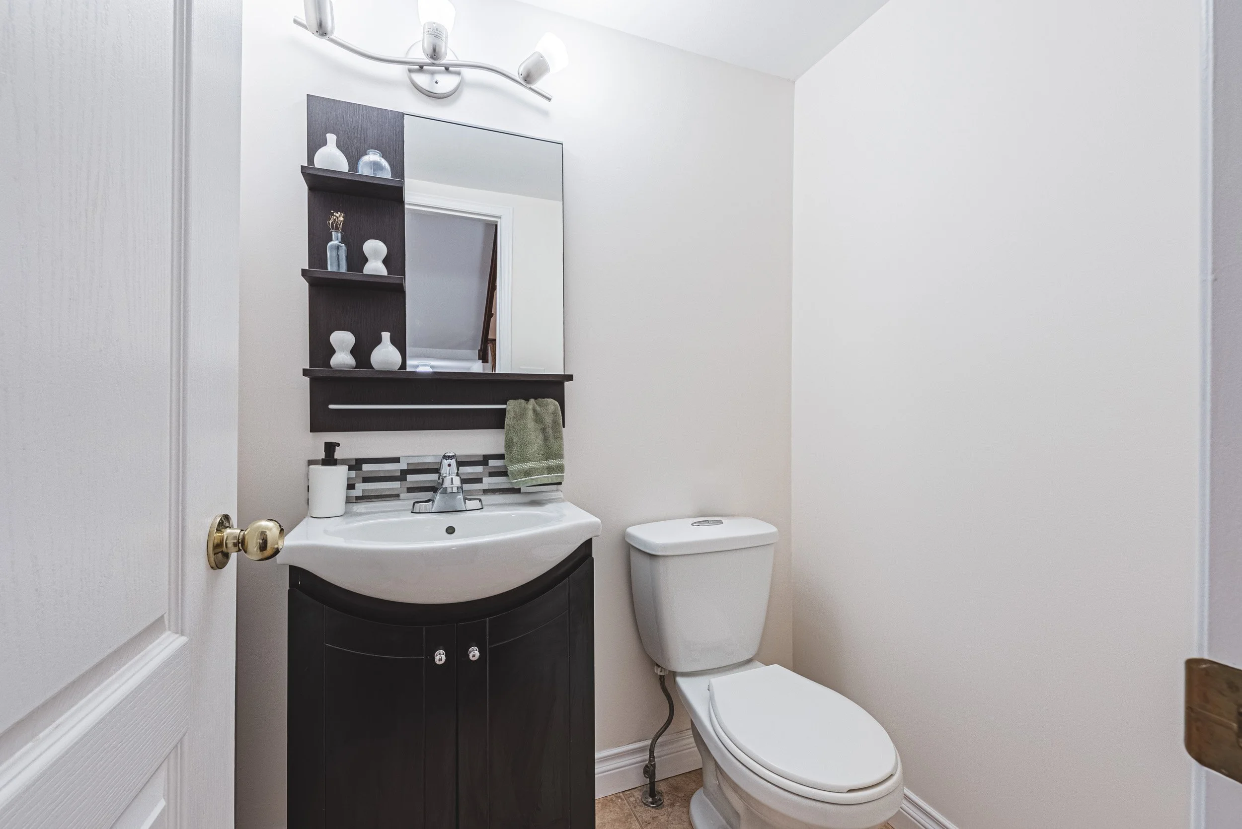 6 - 2412 Curtis Rd, Burlington.jpg