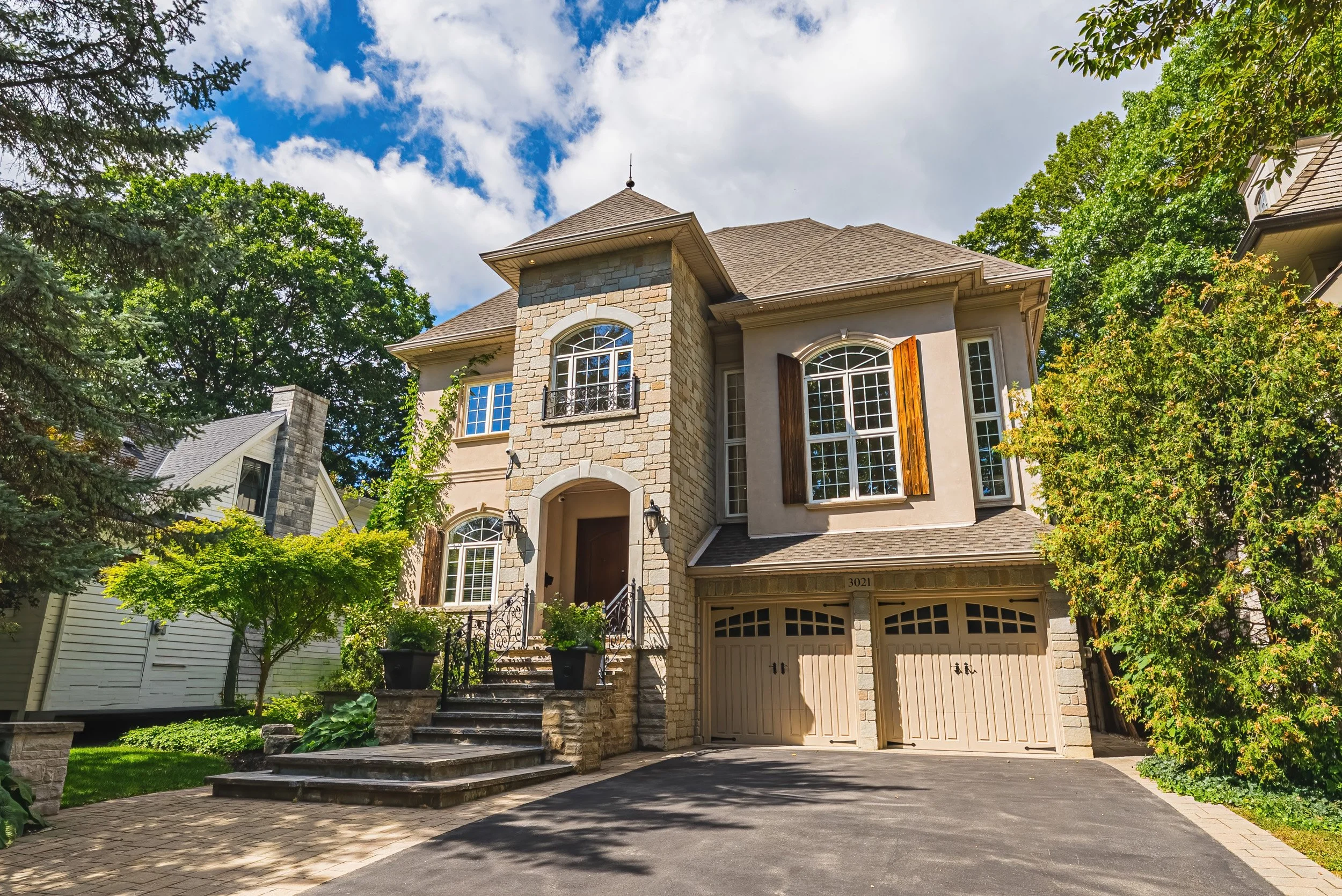3 - 3021 Woodland Park Dr, Burlington.jpg
