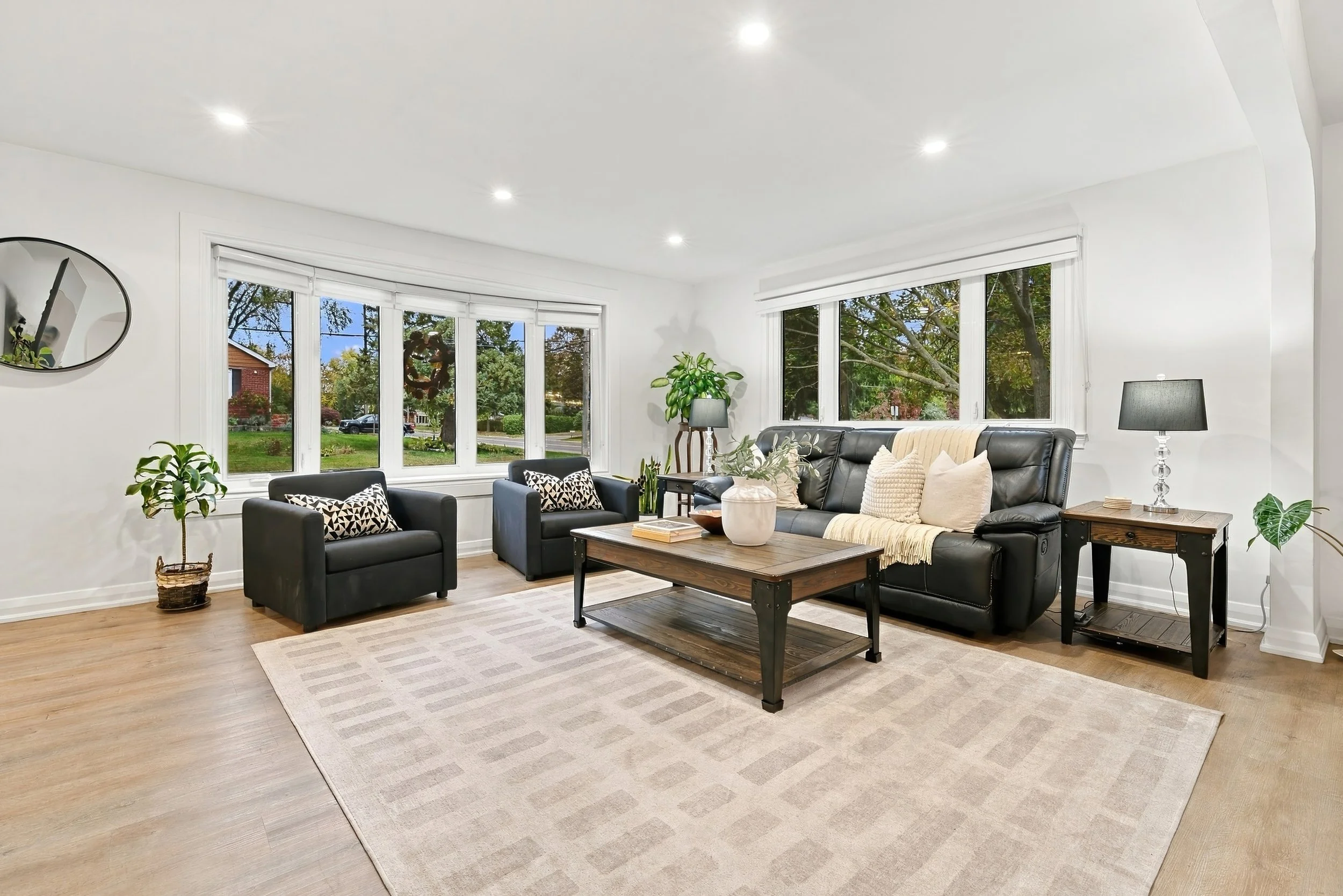 8 - 915 Tanager Ave, Burlington.jpg