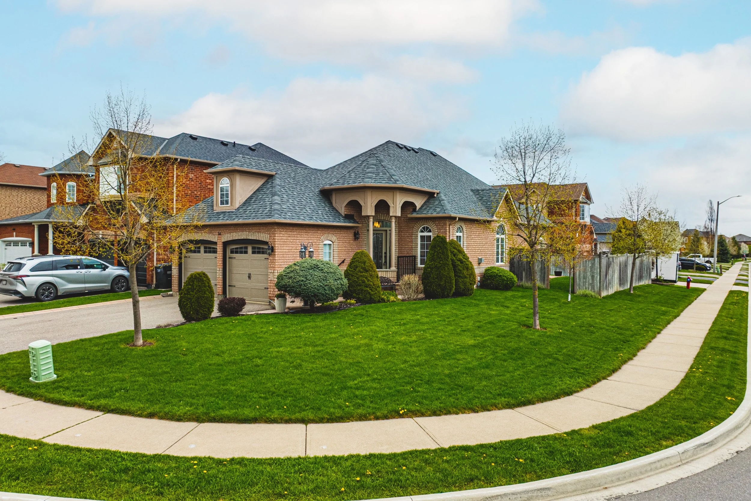 2 - 16 Sunridge St, Brampton.jpg