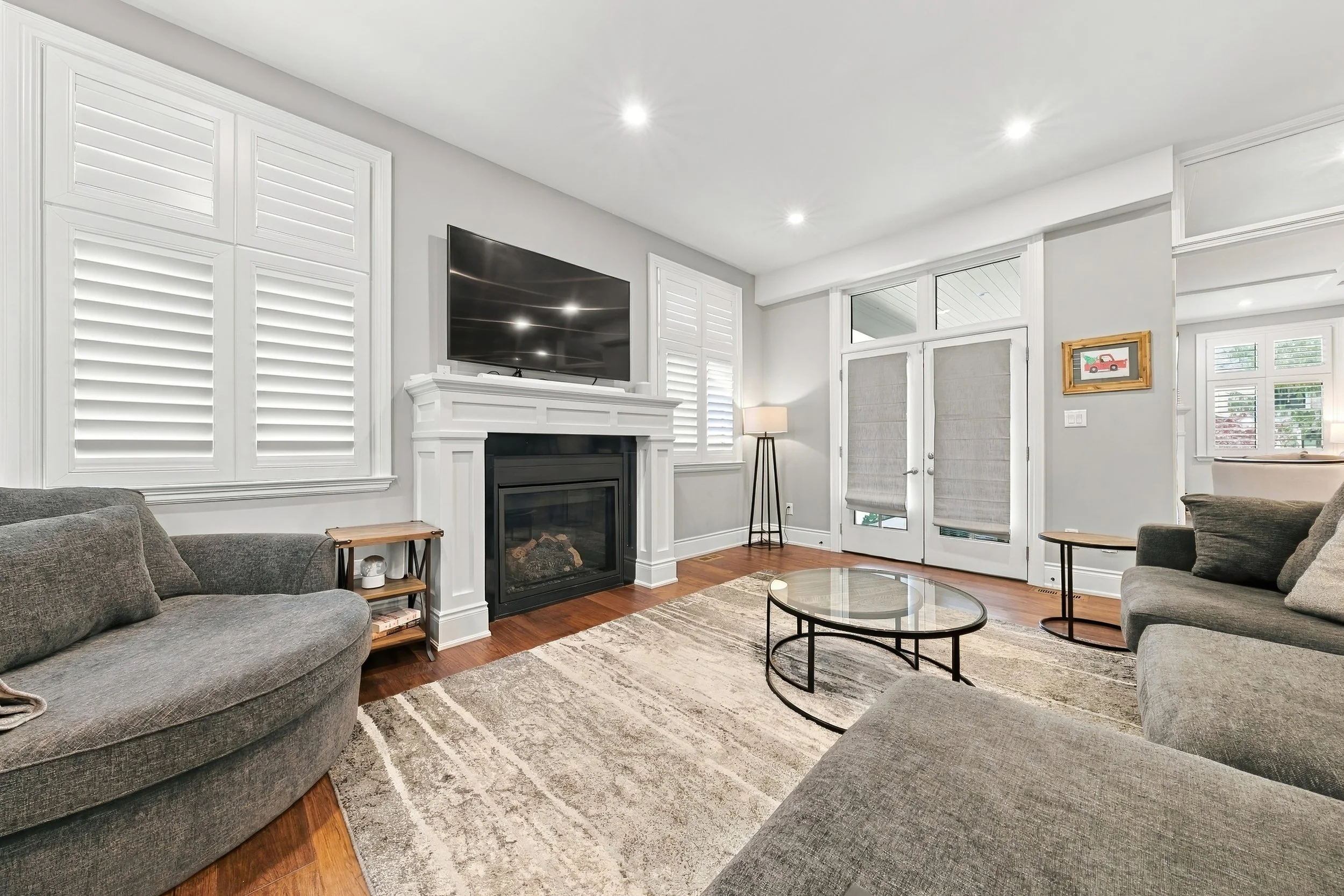 24 - 4369 Lakeshore Rd, Burlington.jpg
