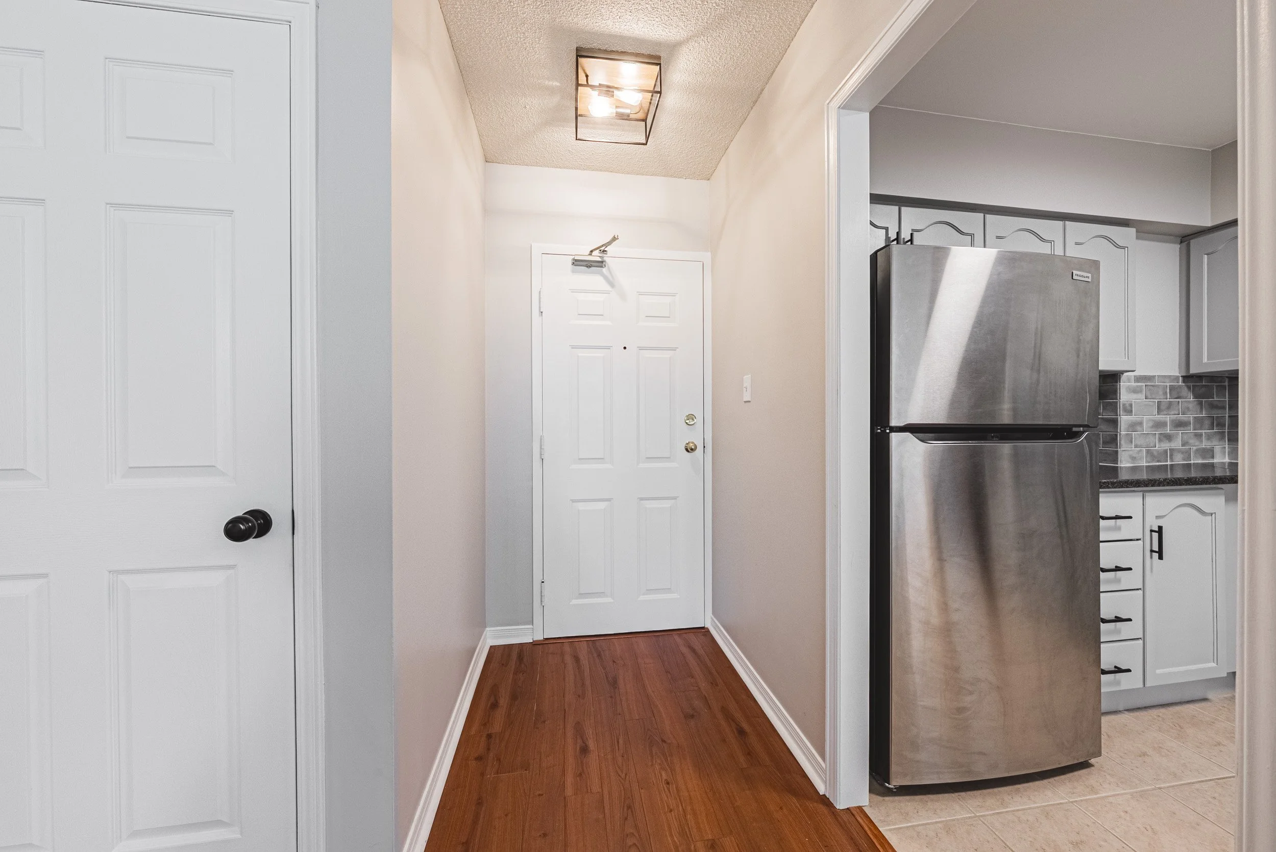 4 - 180 Limeridge Rd W #108, Hamilton.jpg