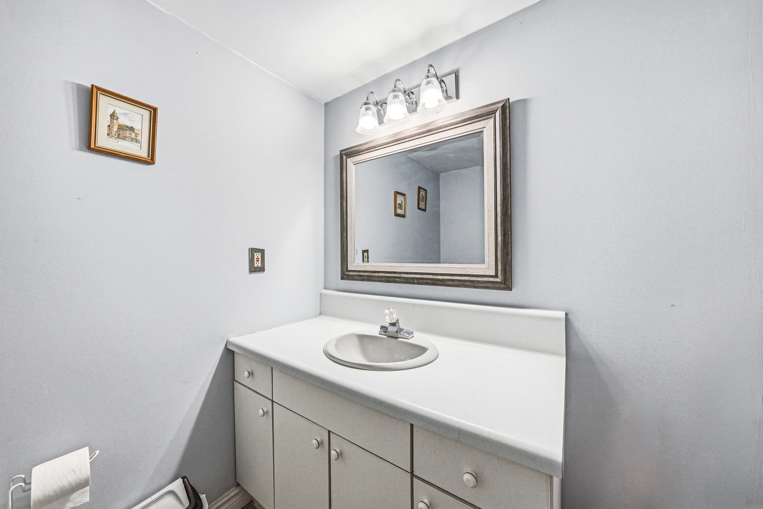 27 - 1338 Eleanor Ave, Cambridge.jpg