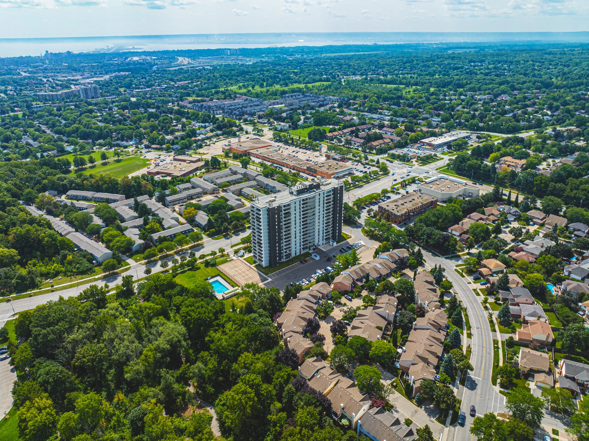 4 - 2055 Upper Middle Rd #1507, Burlington.jpg